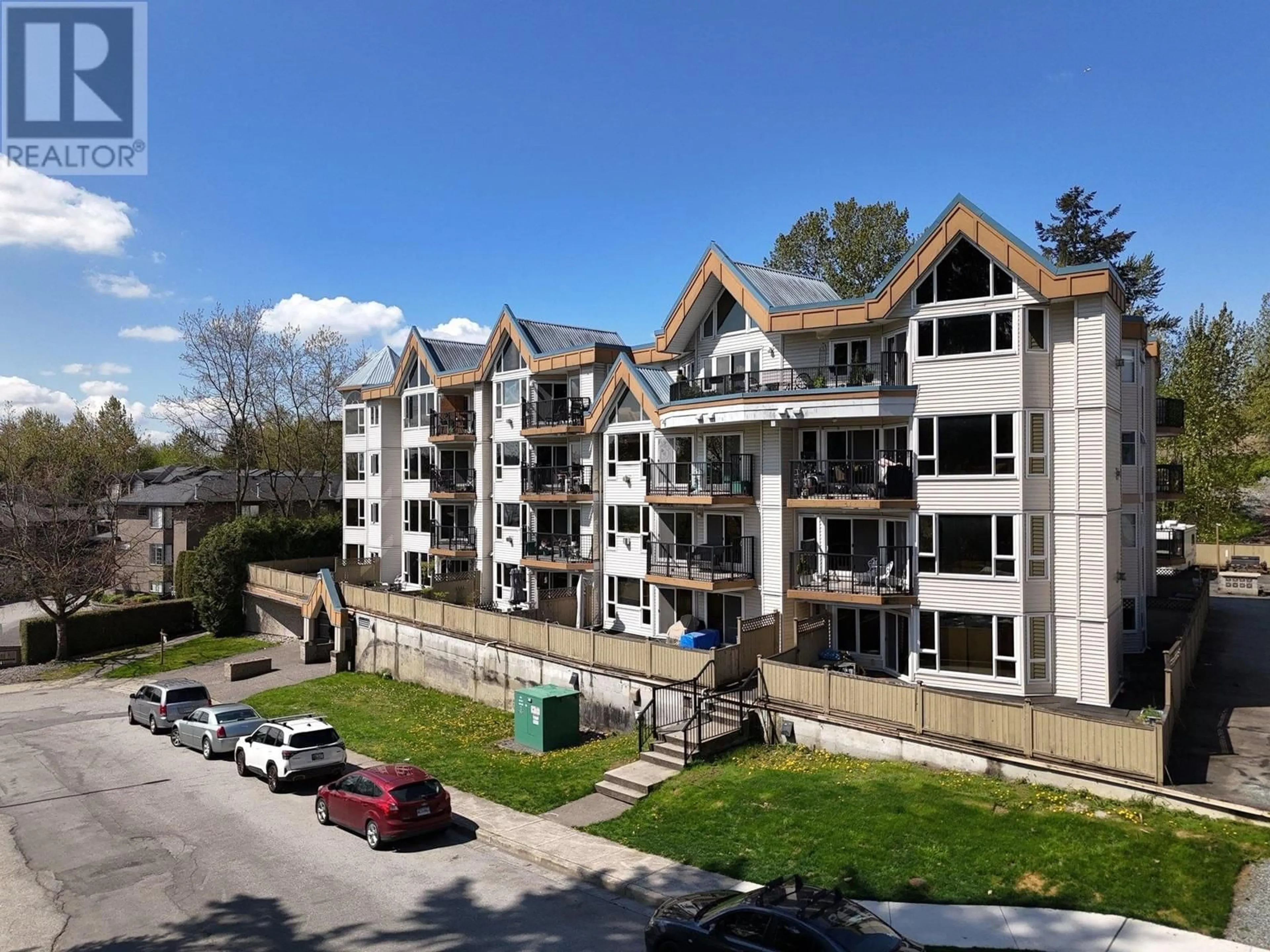 A pic from outside/outdoor area/front of a property/back of a property/a pic from drone, unknown for 312 - 11595 FRASER STREET, Maple Ridge British Columbia V2X0X7