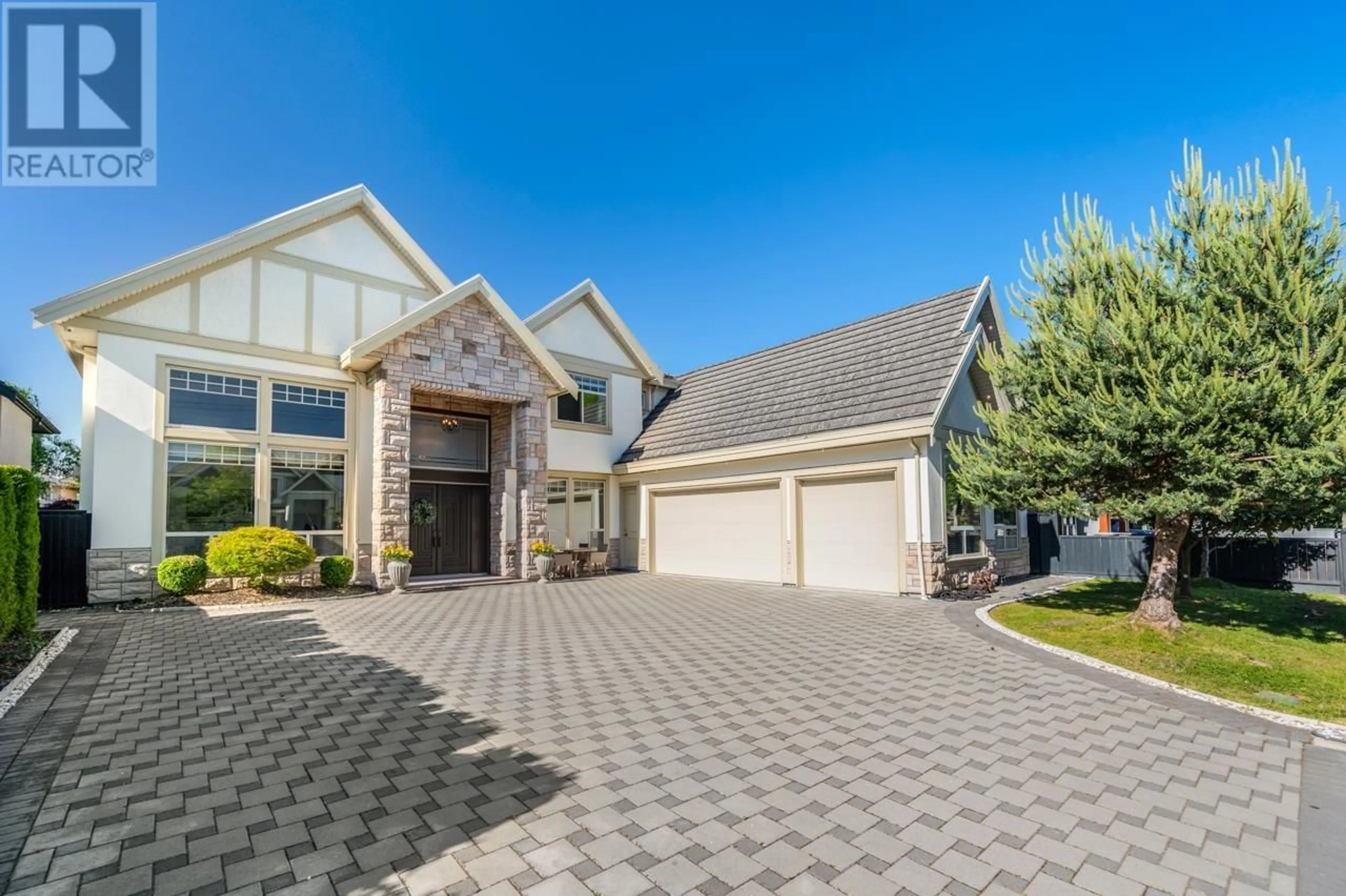 Home with vinyl exterior material, street for 3531 ROSAMOND AVENUE, Richmond British Columbia V7E1A6