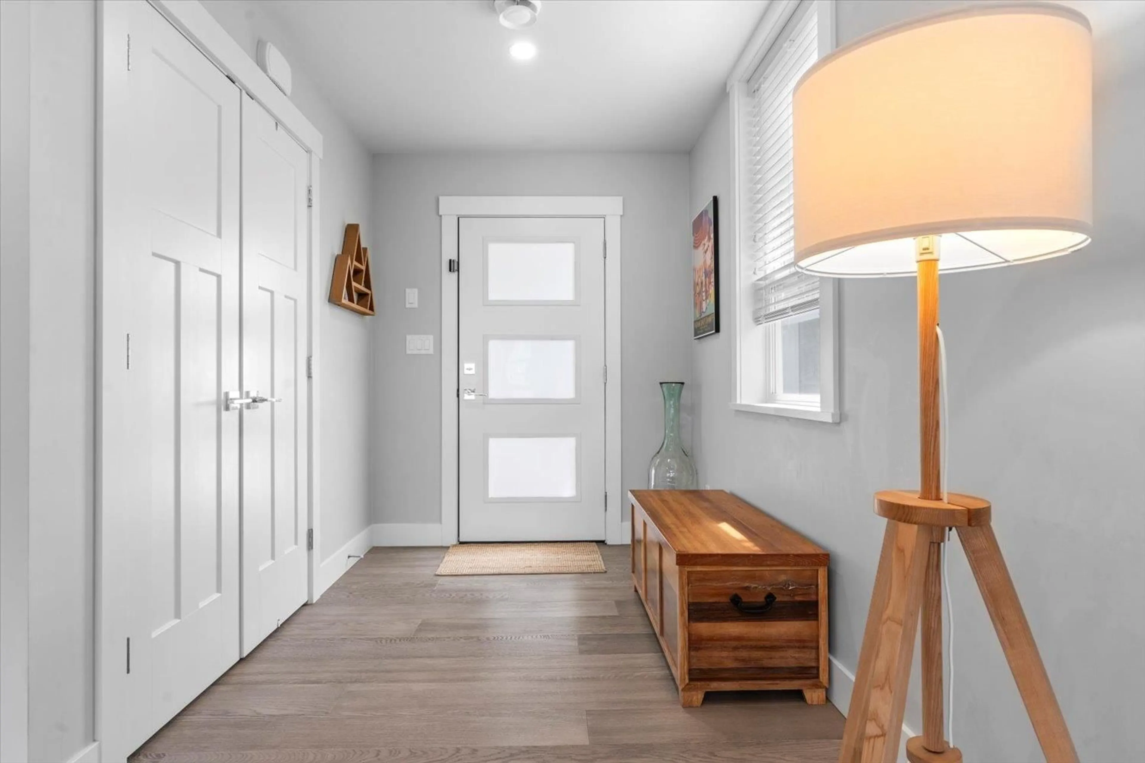 Indoor entryway for 7119 ELWOOD DRIVE, Chilliwack British Columbia V2R1G8