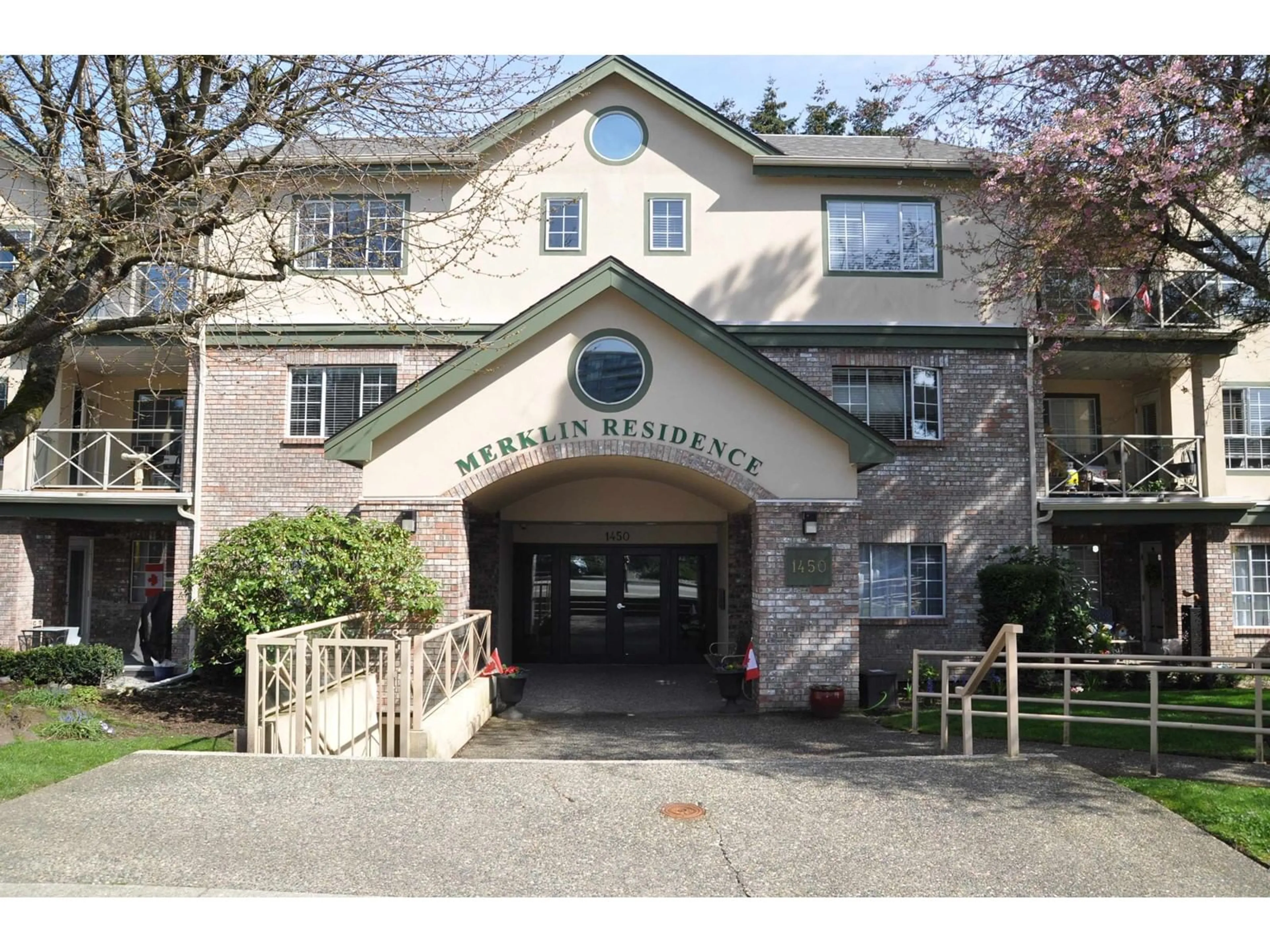 Indoor foyer for 312 - 1450 MERKLIN, White Rock British Columbia V4B4C3