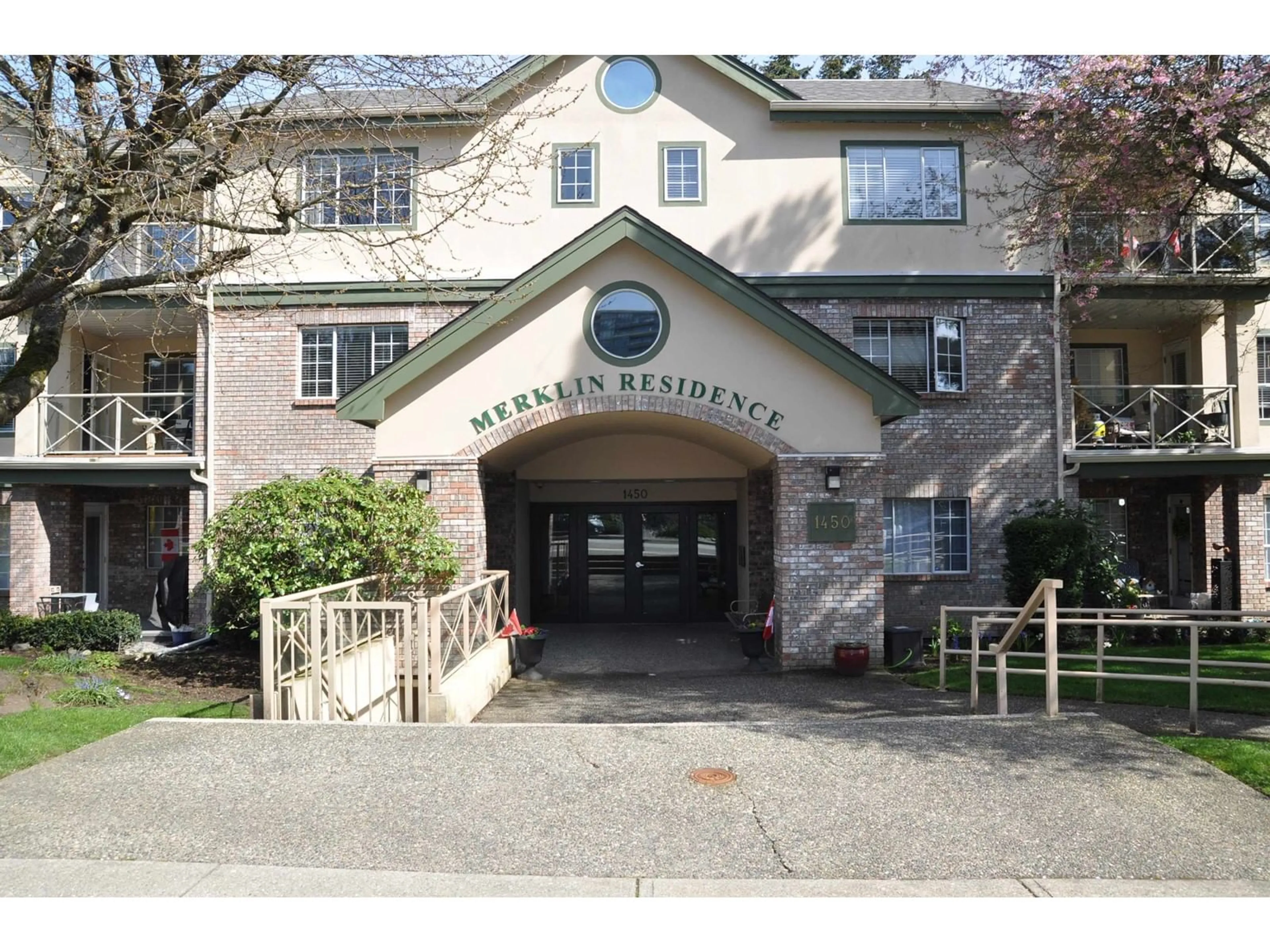 Indoor foyer for 312 - 1450 MERKLIN, White Rock British Columbia V4B4C3