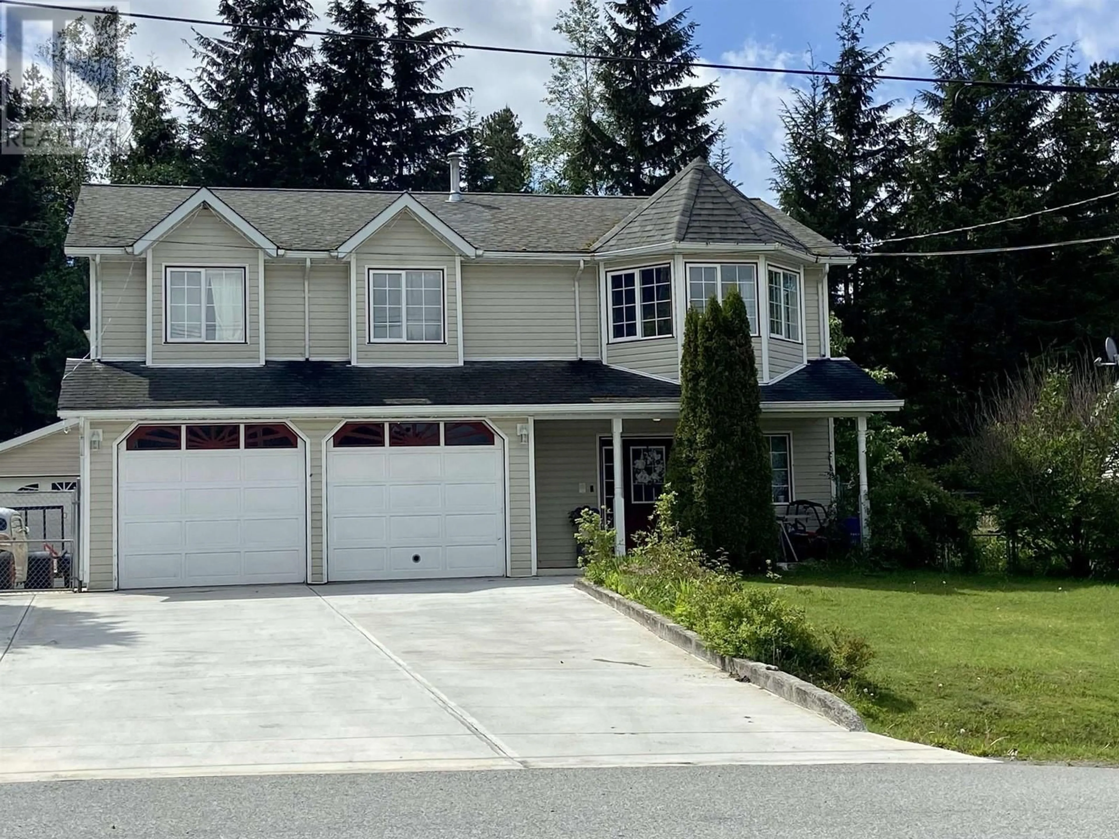 Home with vinyl exterior material, street for 3703 WALNUT DRIVE, Terrace British Columbia V8G5G1