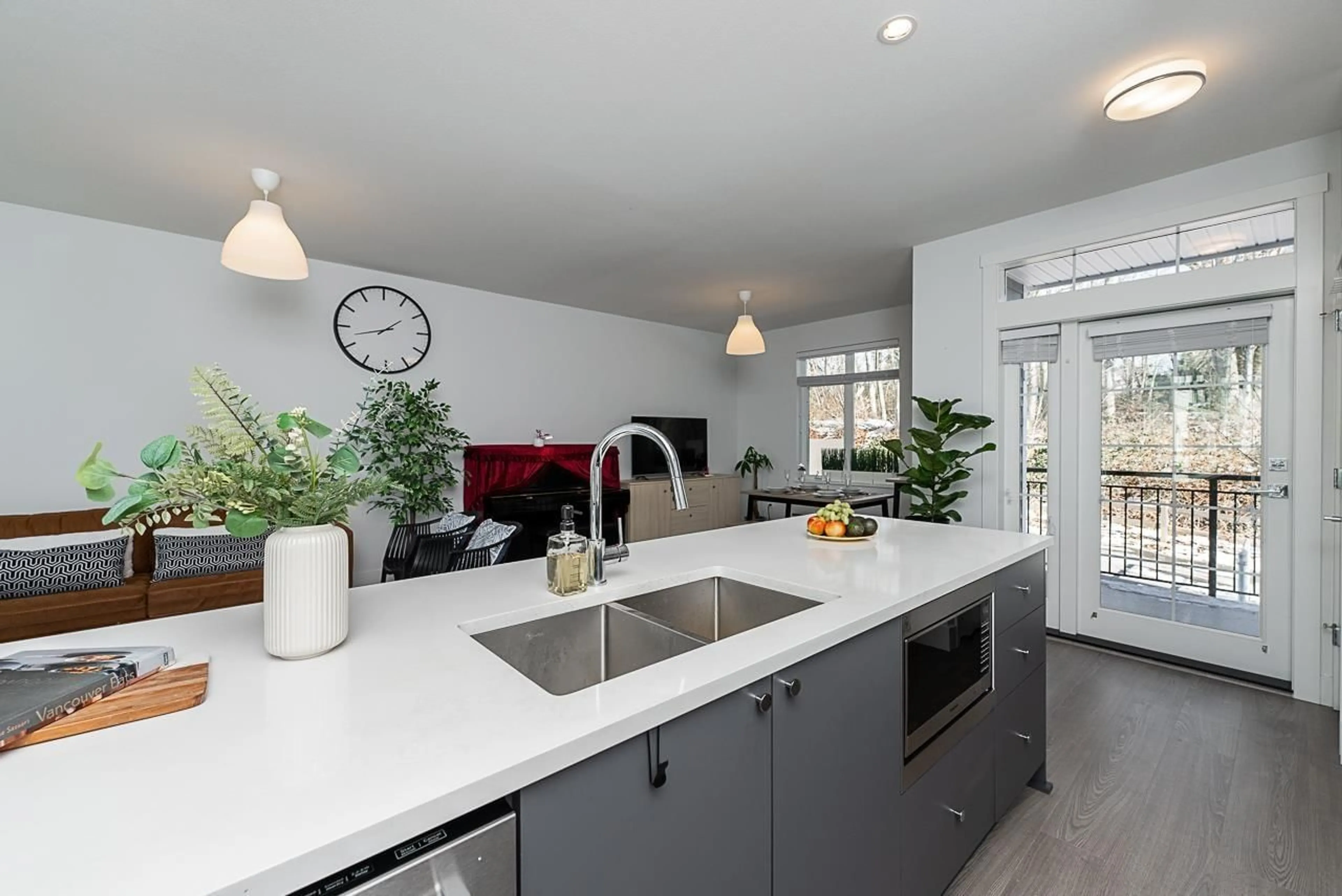Contemporary kitchen, unknown for 47 - 2070 OAK MEADOWS, Surrey British Columbia V3Z1J1