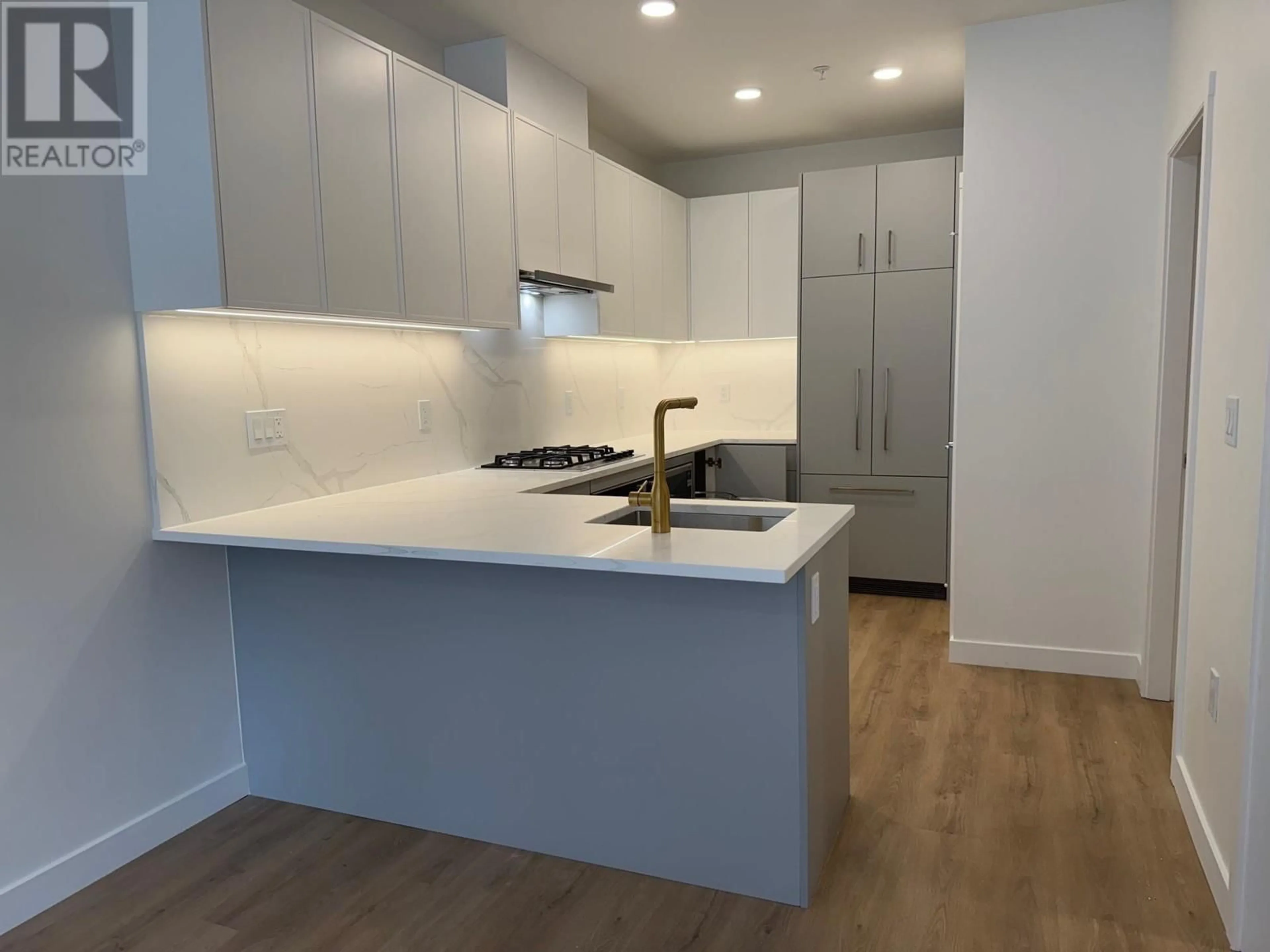 Open concept kitchen, wood/laminate floor for 101 - 375 CLAYTON STREET, Coquitlam British Columbia V3K2V3