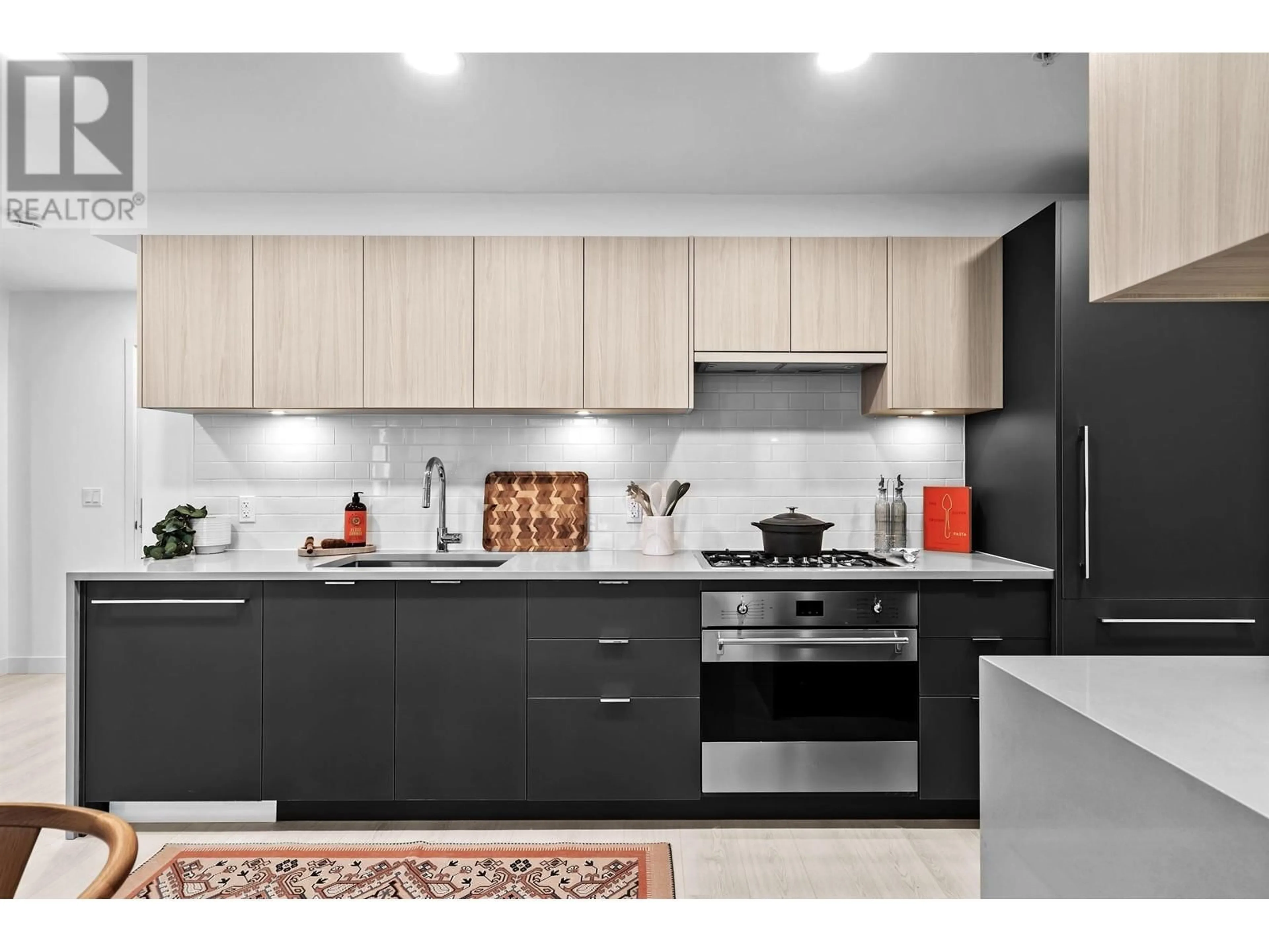 Contemporary kitchen, unknown for 2421 GRANT STREET, Vancouver British Columbia V5K3G5