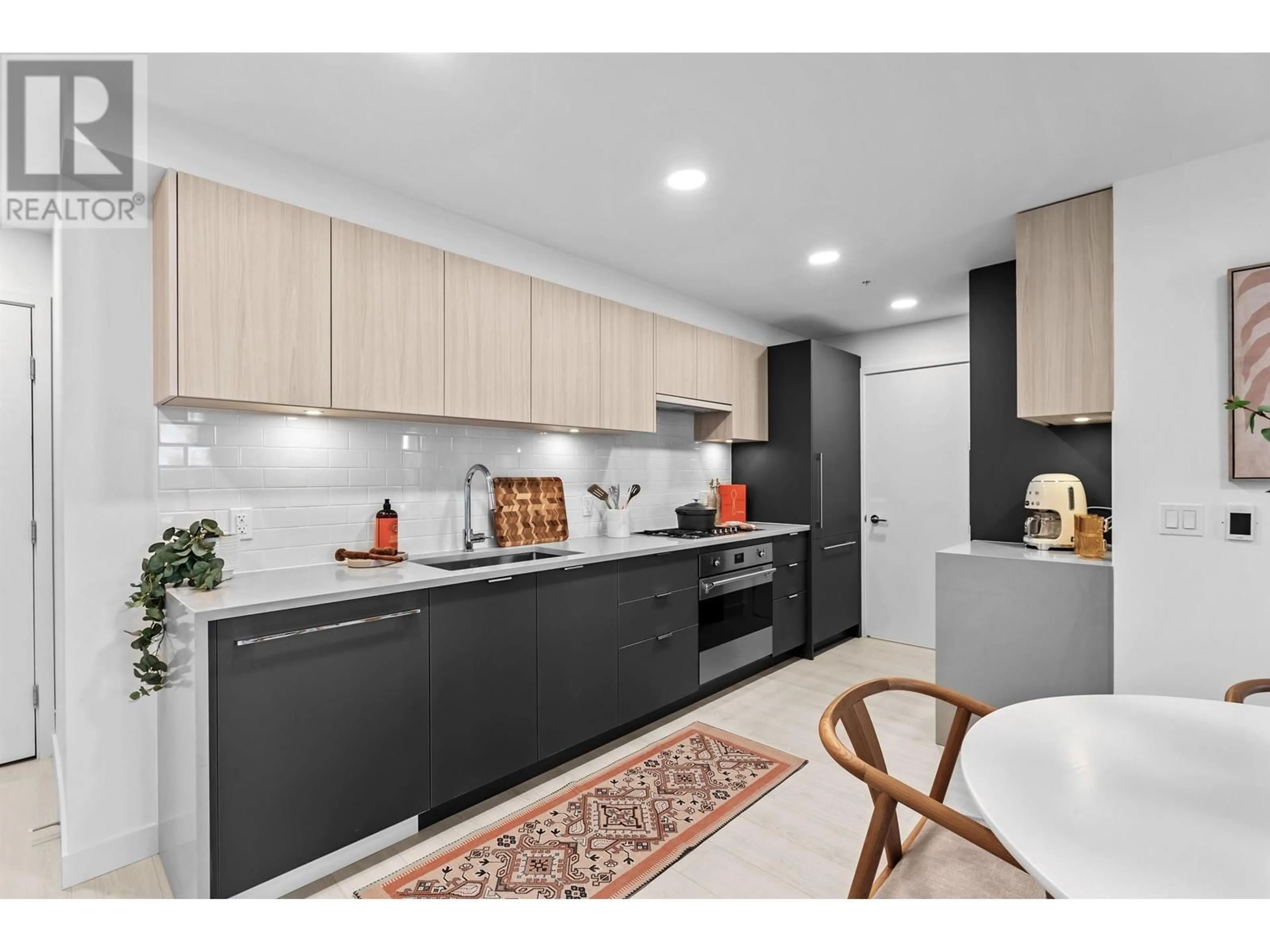 Unknown for 2421 GRANT STREET, Vancouver British Columbia V5K3G5