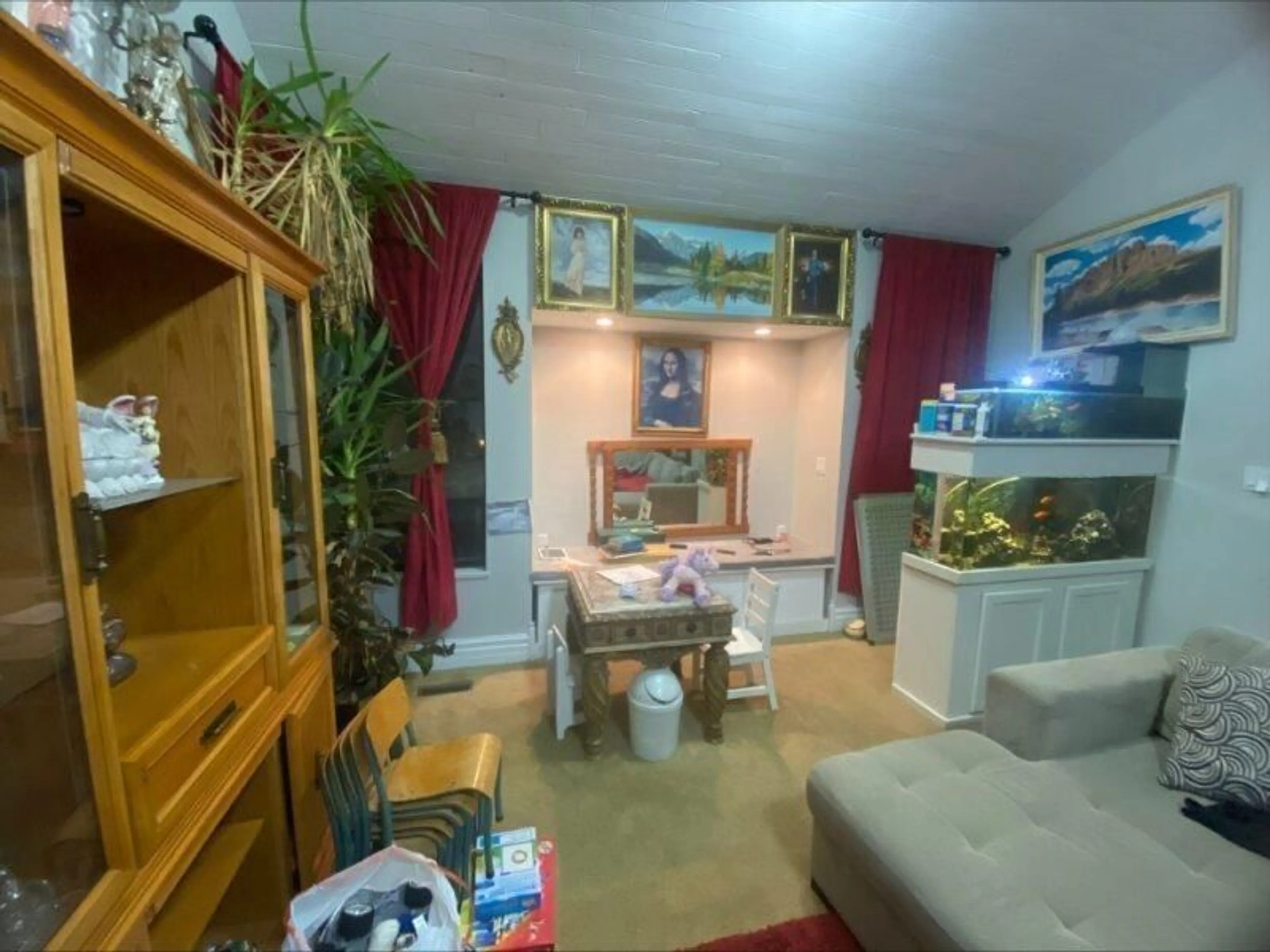 Living room with furniture, floor is not visible for 4663 207B, Langley British Columbia V3A7P1