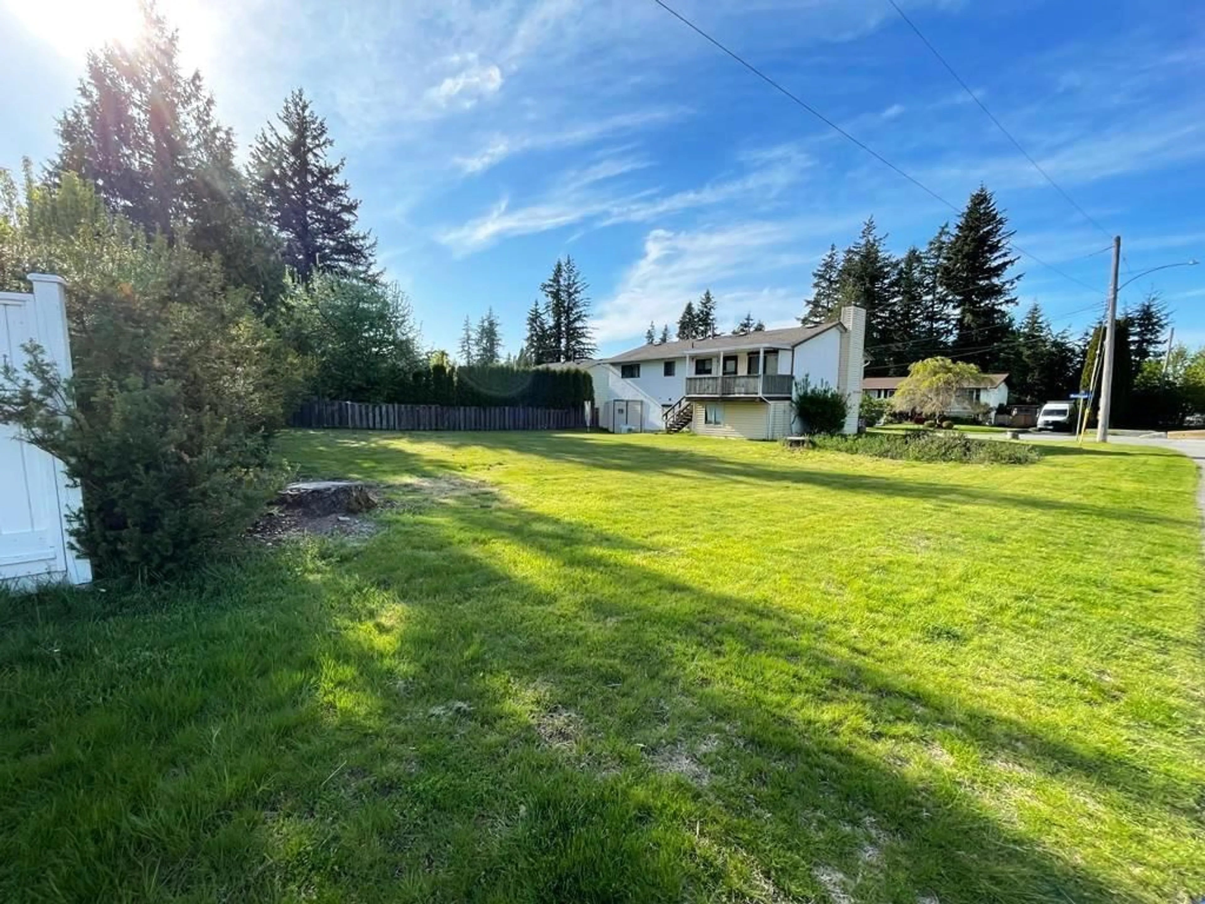 A pic from outside/outdoor area/front of a property/back of a property/a pic from drone, unknown for 34392 REDWOOD, Abbotsford British Columbia V2S2T7