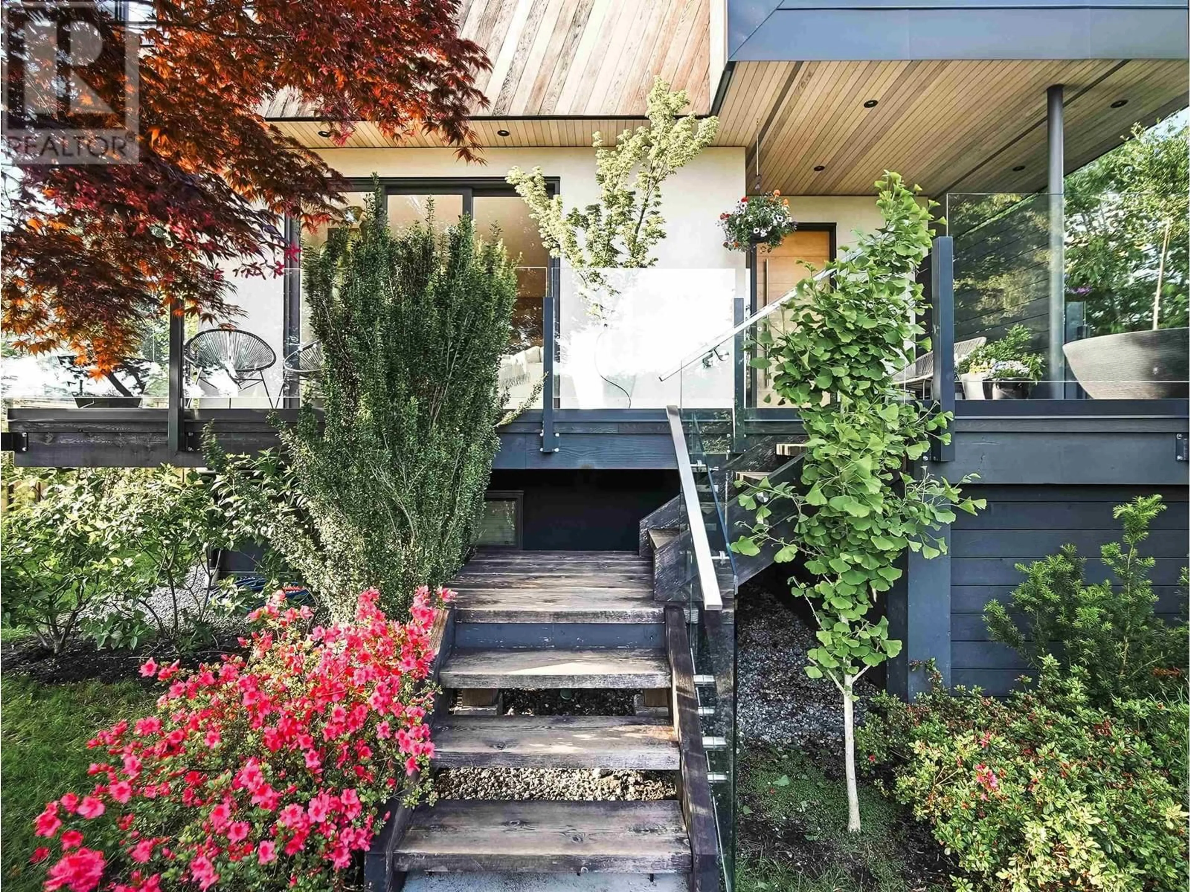 Unknown for 452 4TH STREET, North Vancouver British Columbia V7L1J5