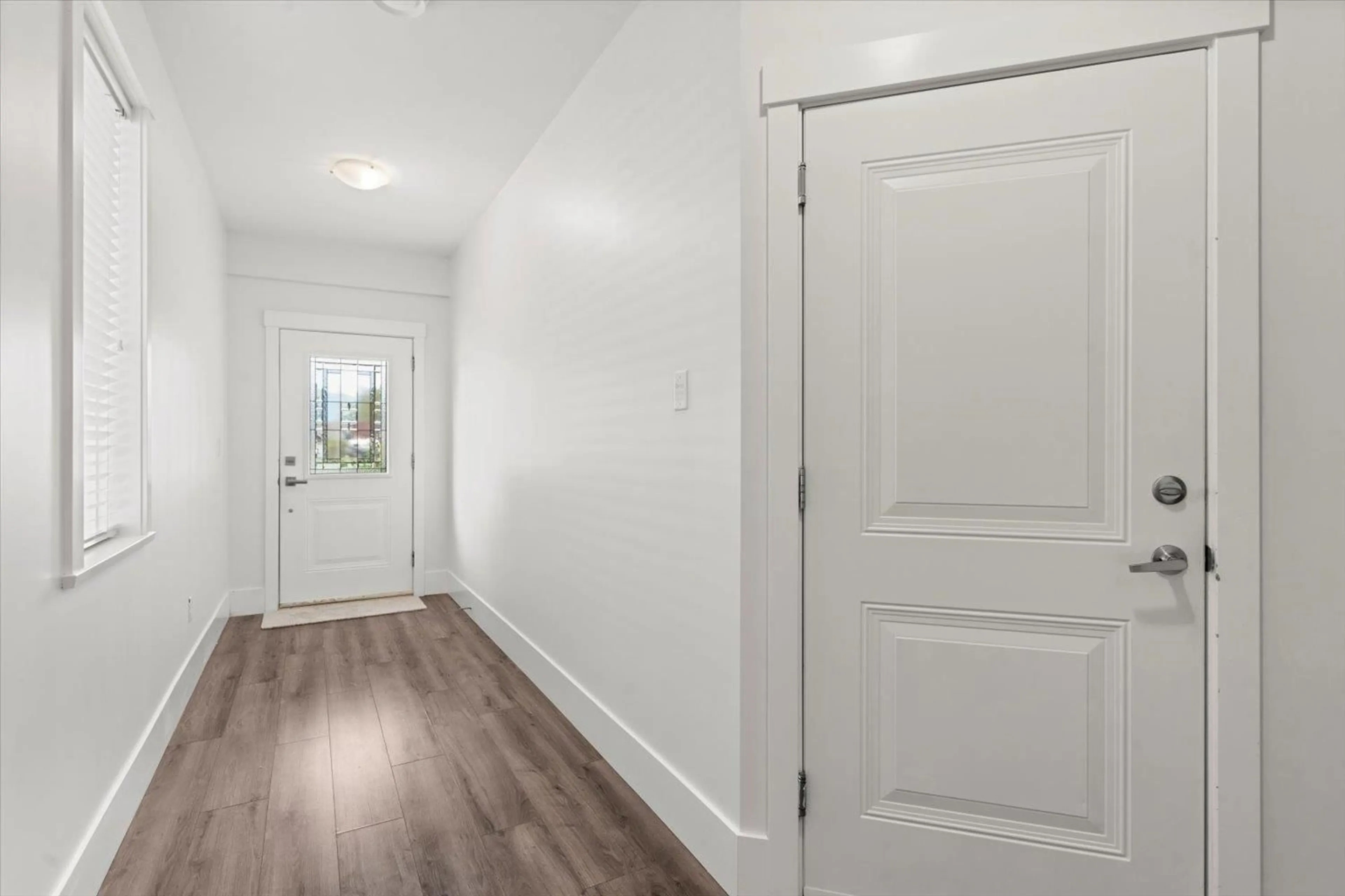 Indoor entryway for 45519 REECE AVENUE, Chilliwack British Columbia V2P3A2