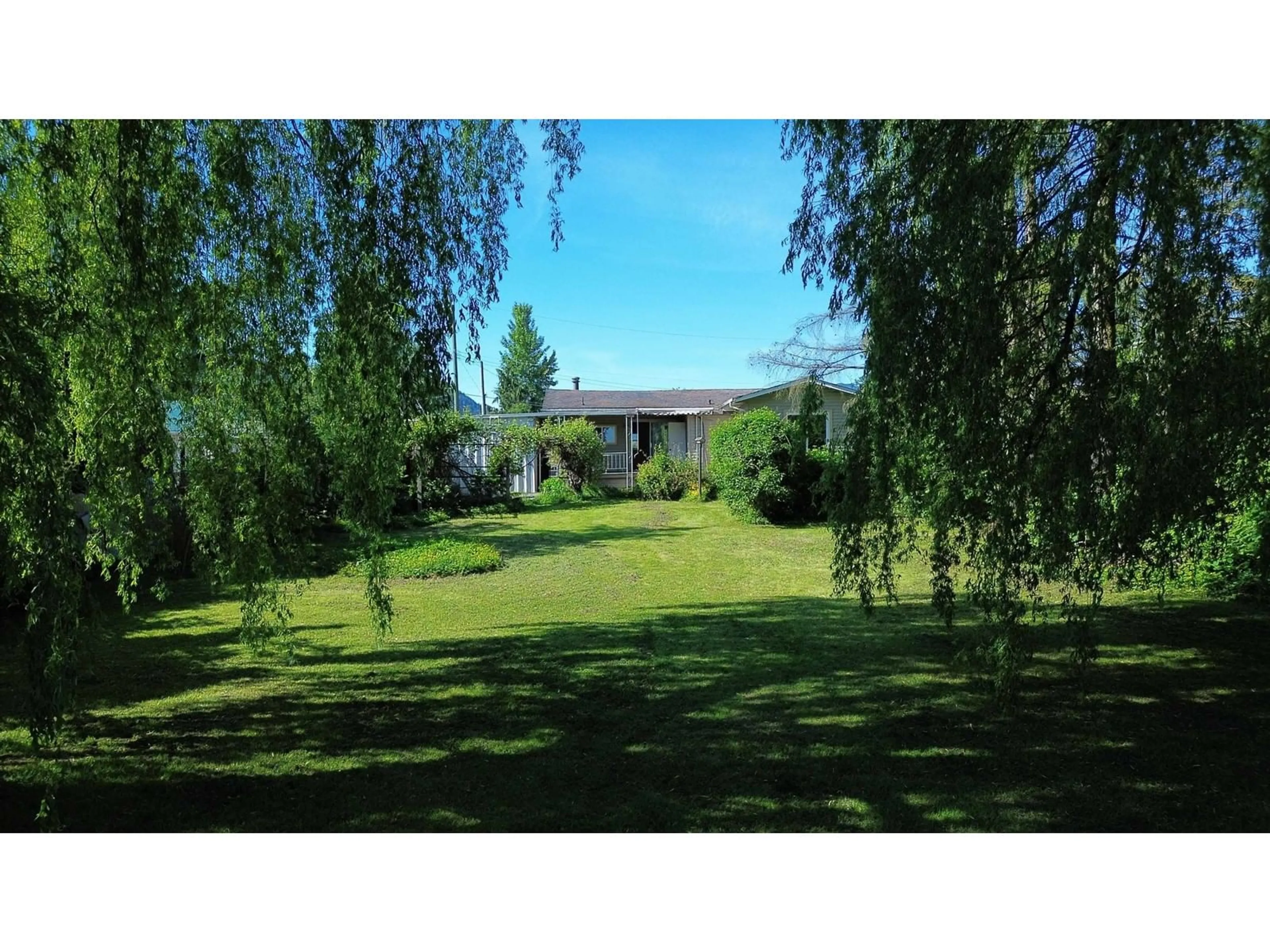 A pic from outside/outdoor area/front of a property/back of a property/a pic from drone, forest/trees view for 35268 RIVERSIDE, Mission British Columbia V2V4J1