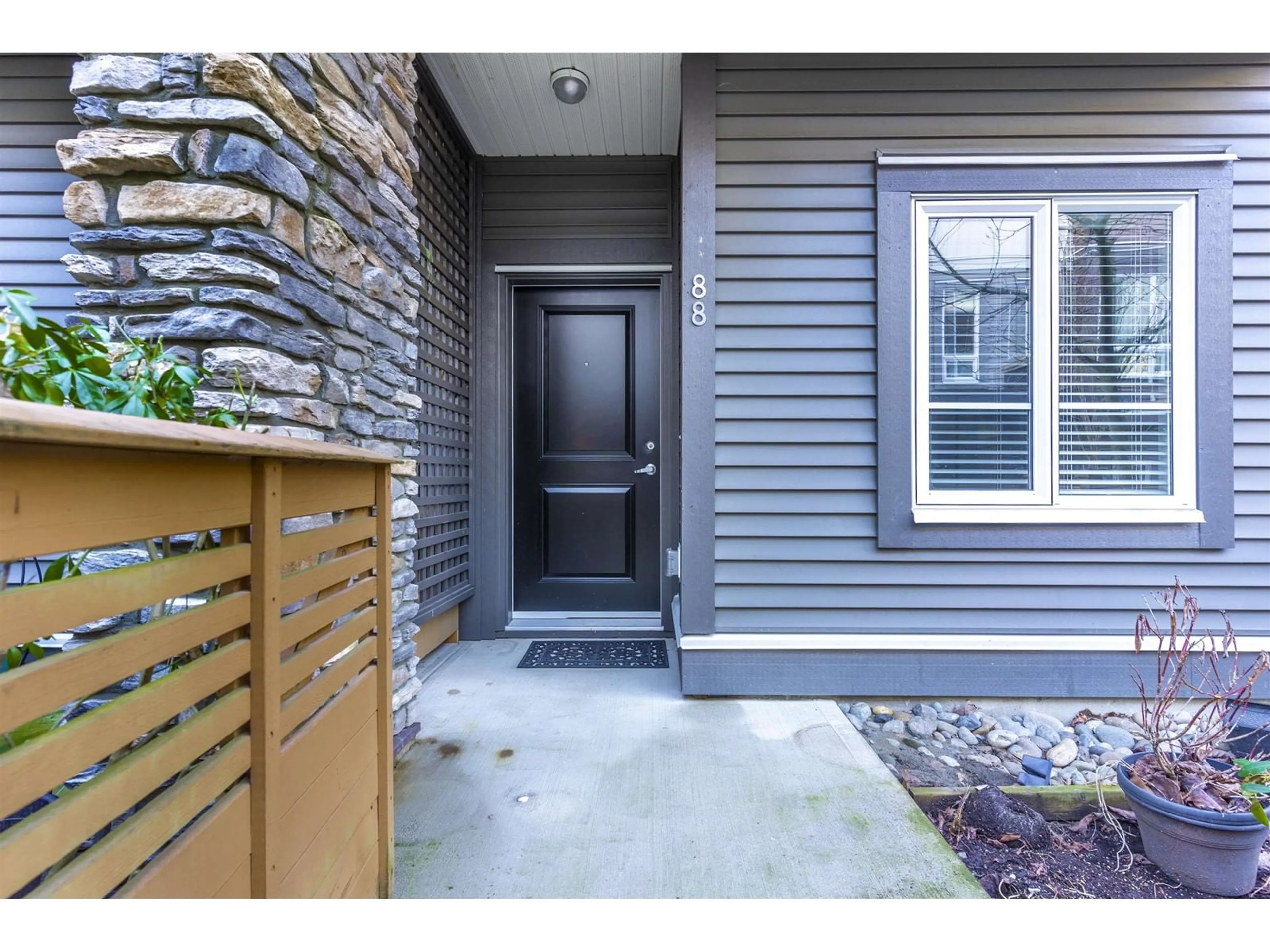 Indoor entryway for 88 - 5888 144, Surrey British Columbia V3X0G8