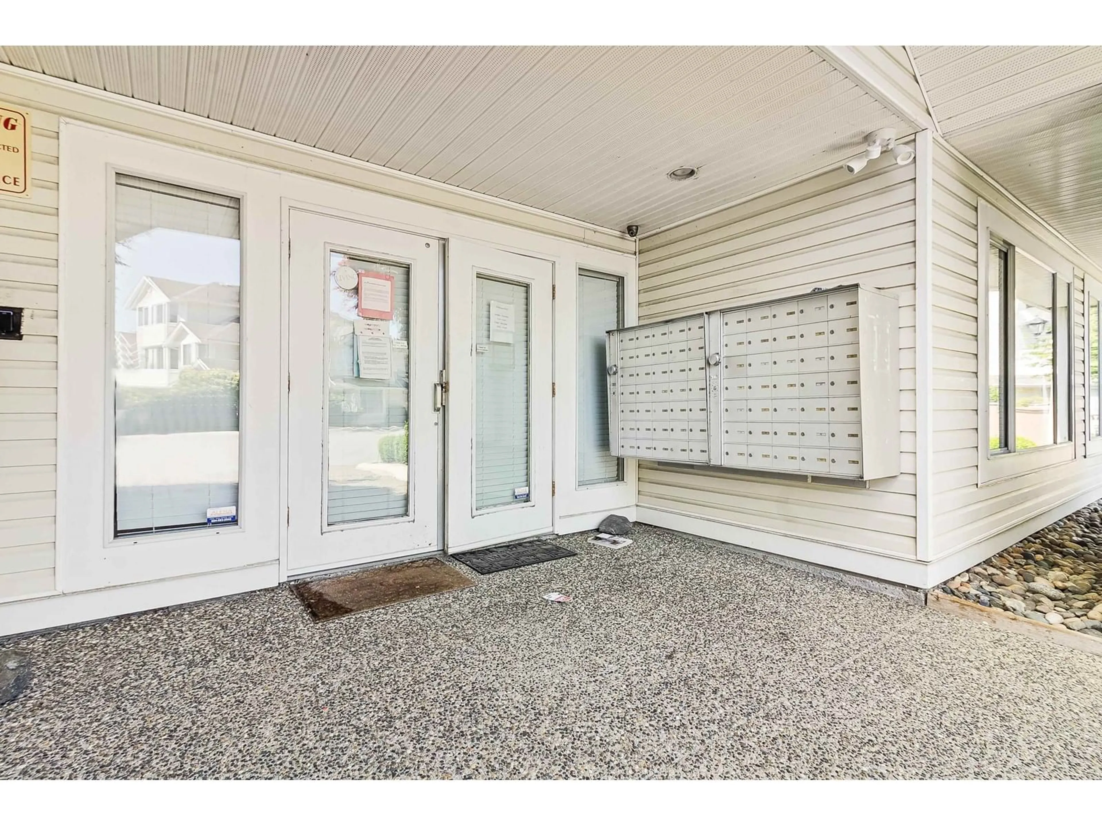 Indoor entryway for 19 - 7955 122, Surrey British Columbia V3W4T4
