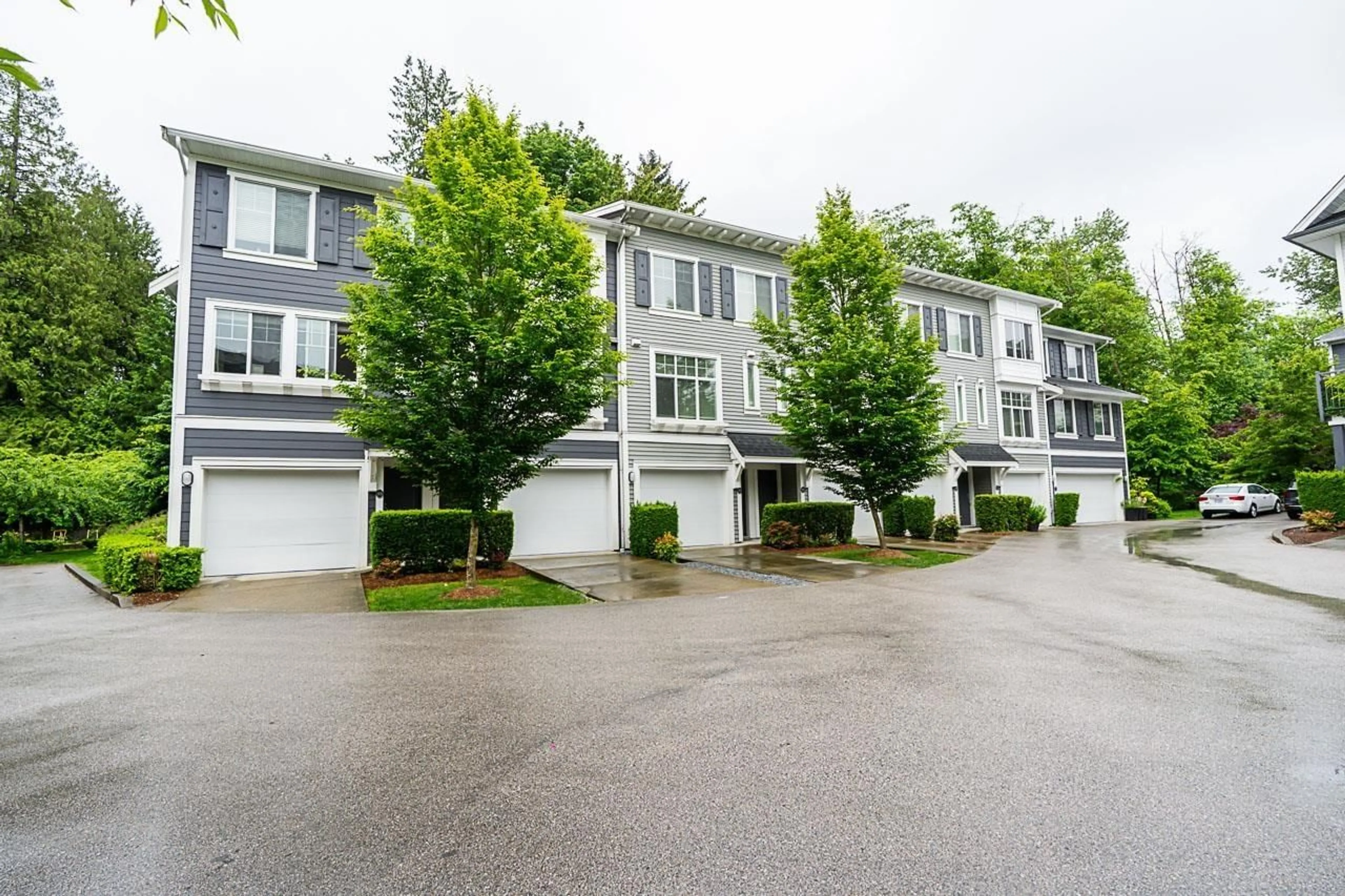 Unknown for 100 - 15340 GUILDFORD, Surrey British Columbia V3R0C9