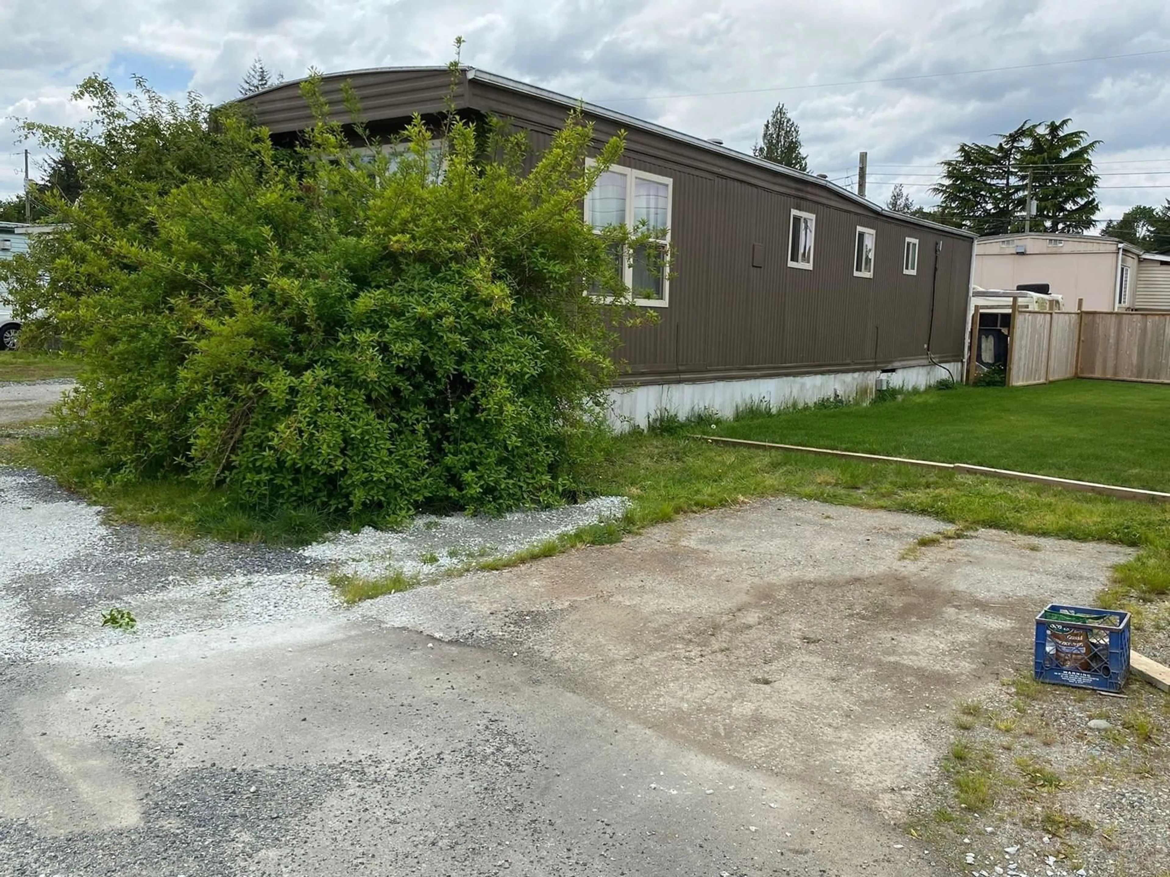A pic from outside/outdoor area/front of a property/back of a property/a pic from drone, street for 20 - 26892 FRASER, Langley British Columbia V4W3T5