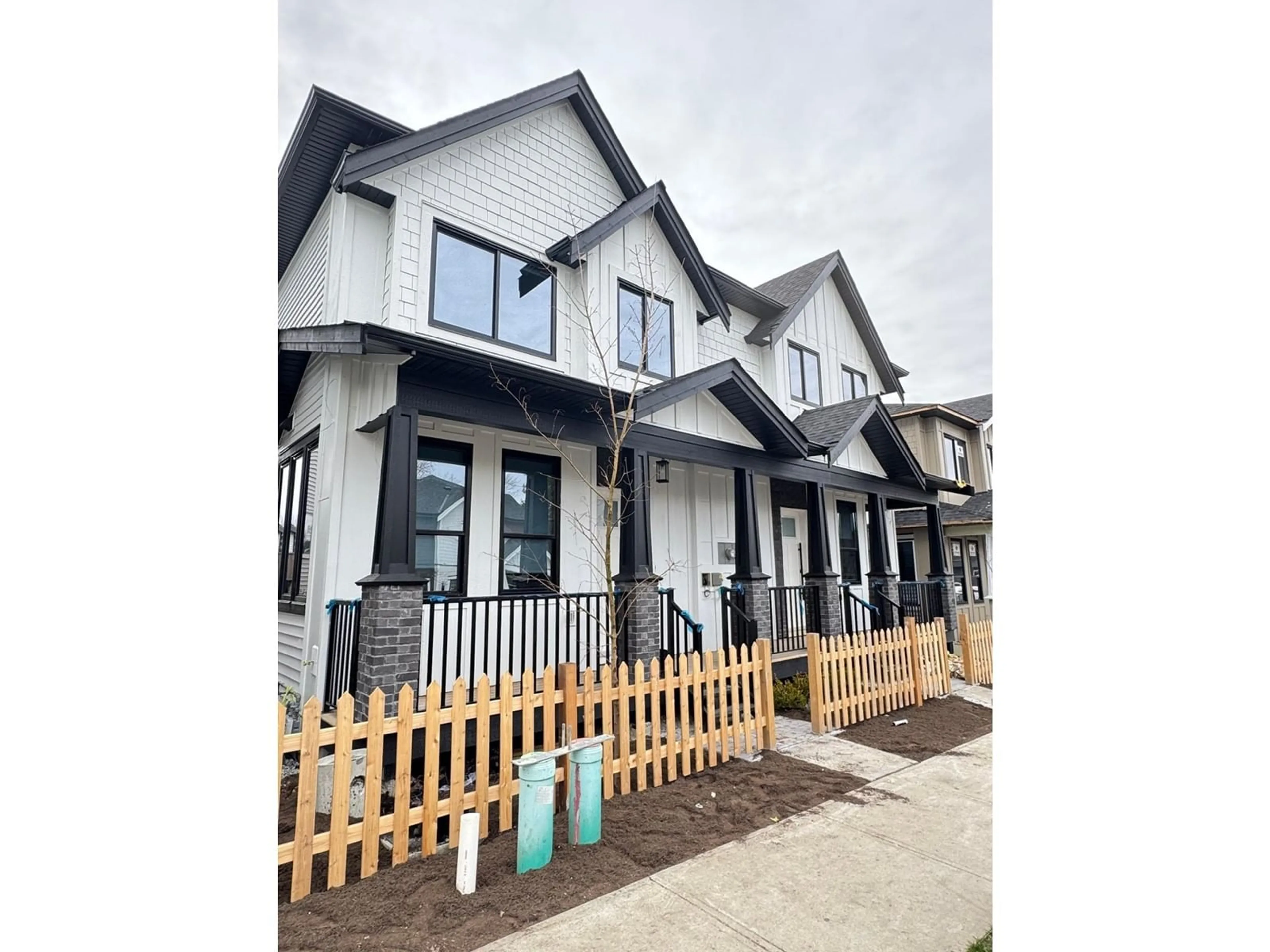 Home with vinyl exterior material, street for 7621 197, Langley British Columbia V3A7X8