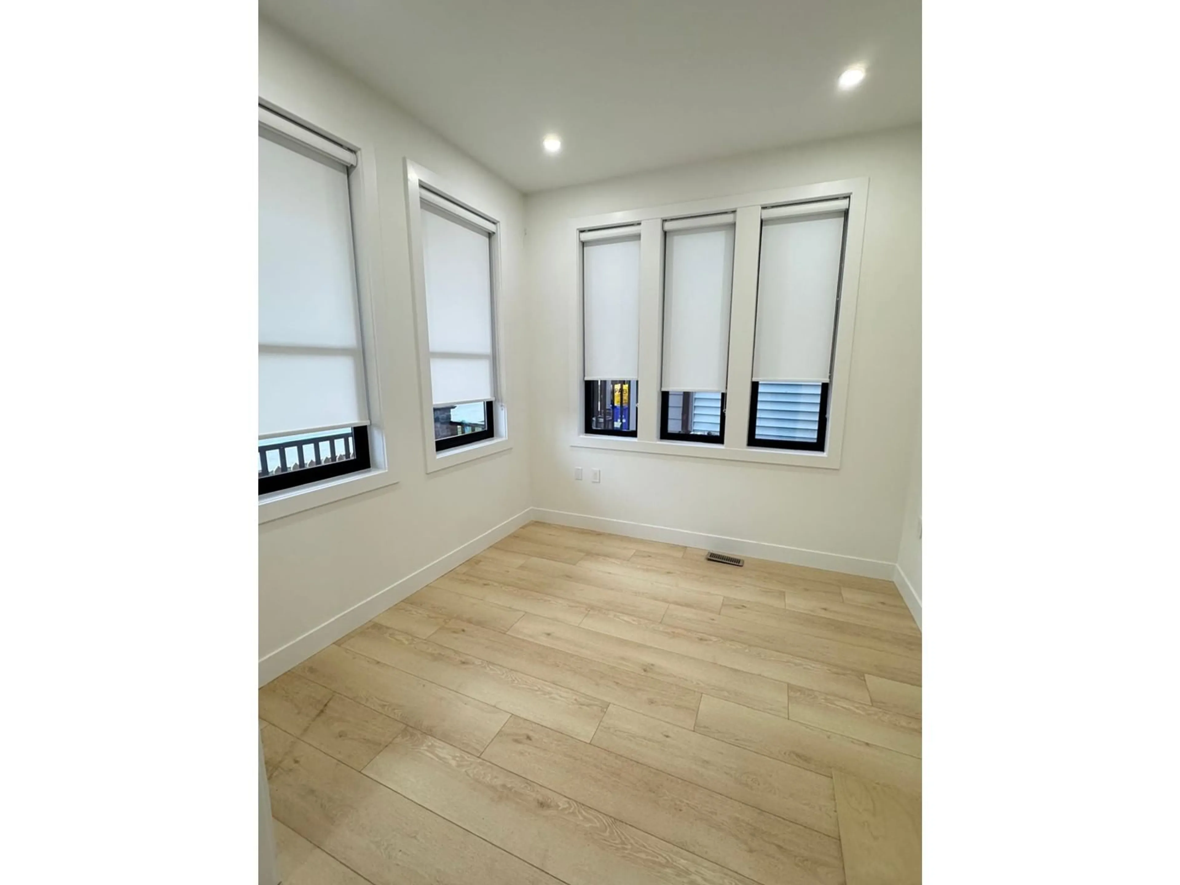 A pic of a room for 7621 197, Langley British Columbia V3A7X8