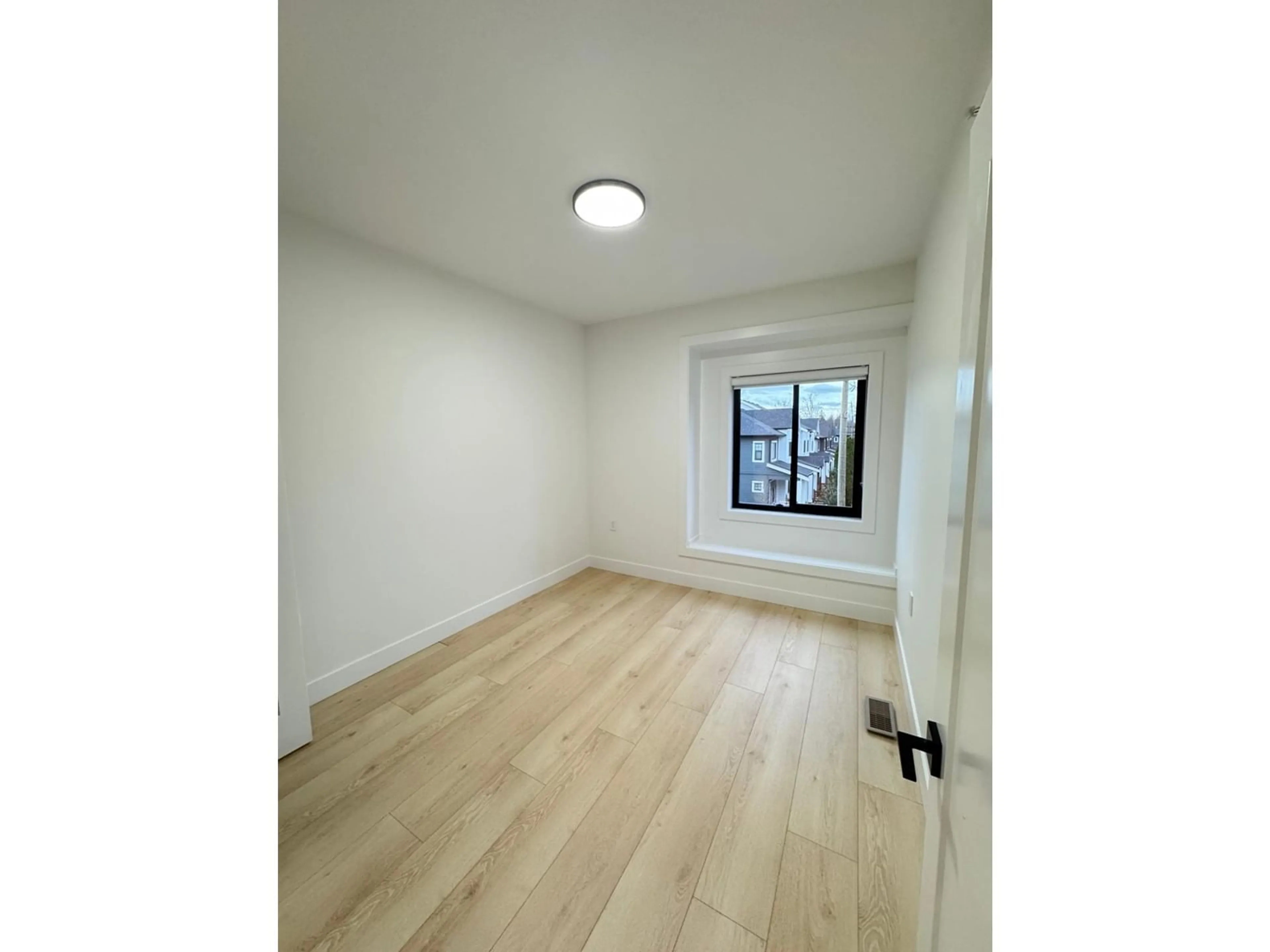 A pic of a room for 7621 197, Langley British Columbia V3A7X8