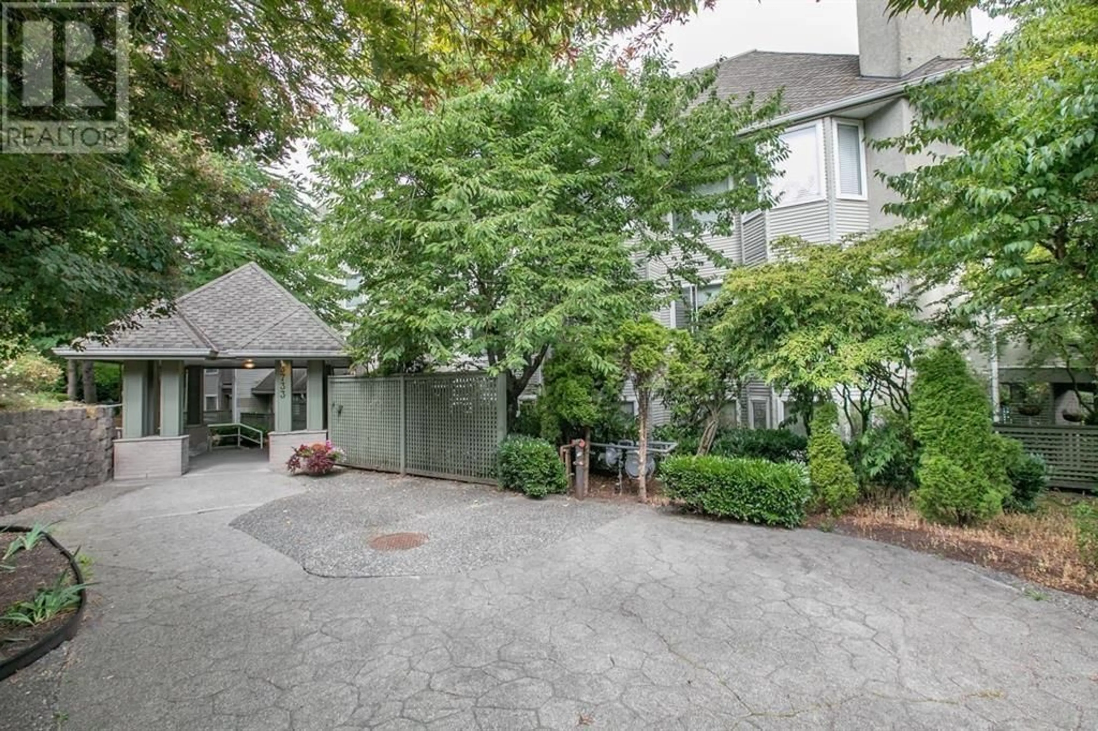 Patio, street for 201 - 3733 NORFOLK STREET, Burnaby British Columbia V5G4V5