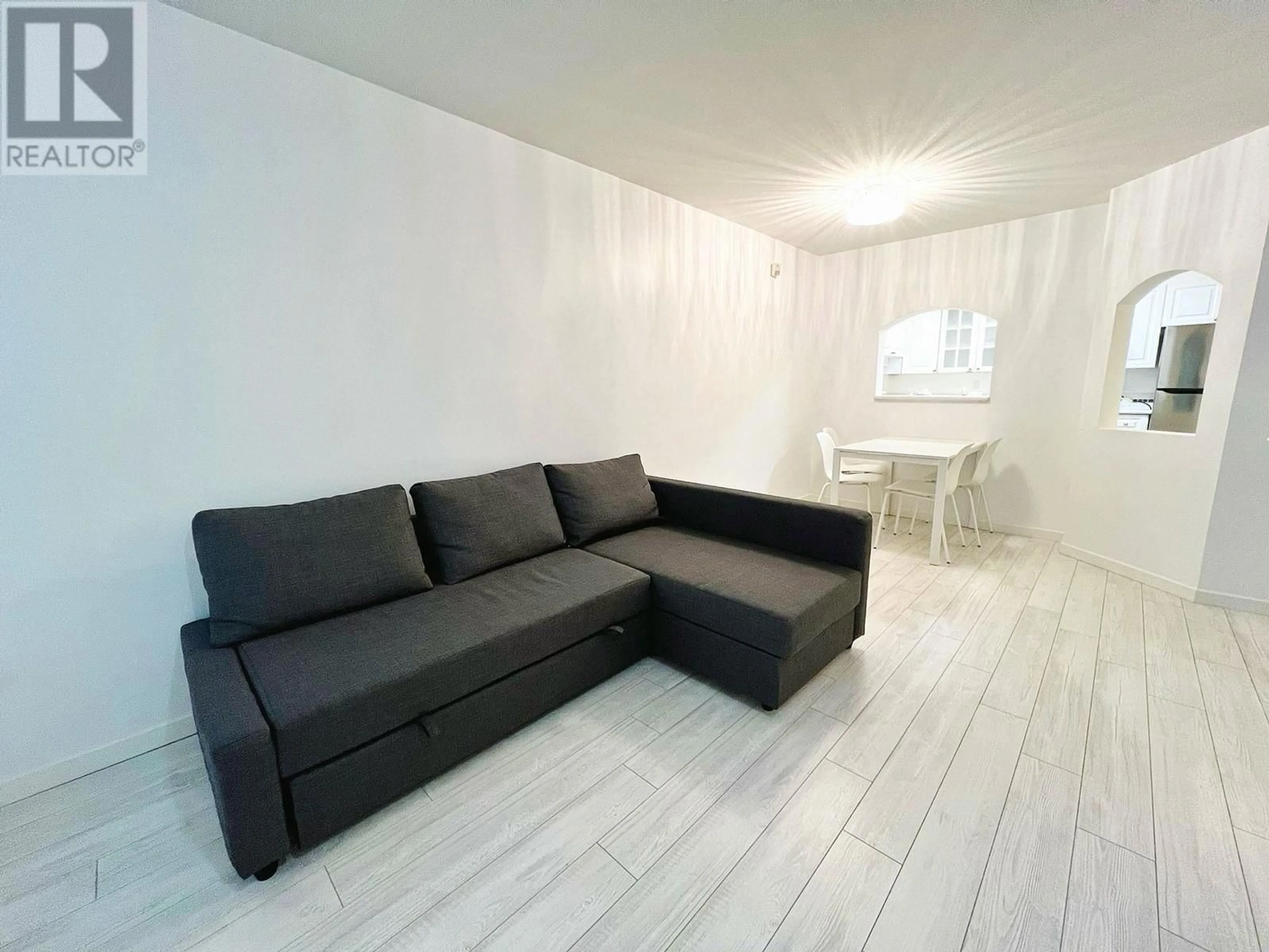 A pic of a room for 201 - 3733 NORFOLK STREET, Burnaby British Columbia V5G4V5