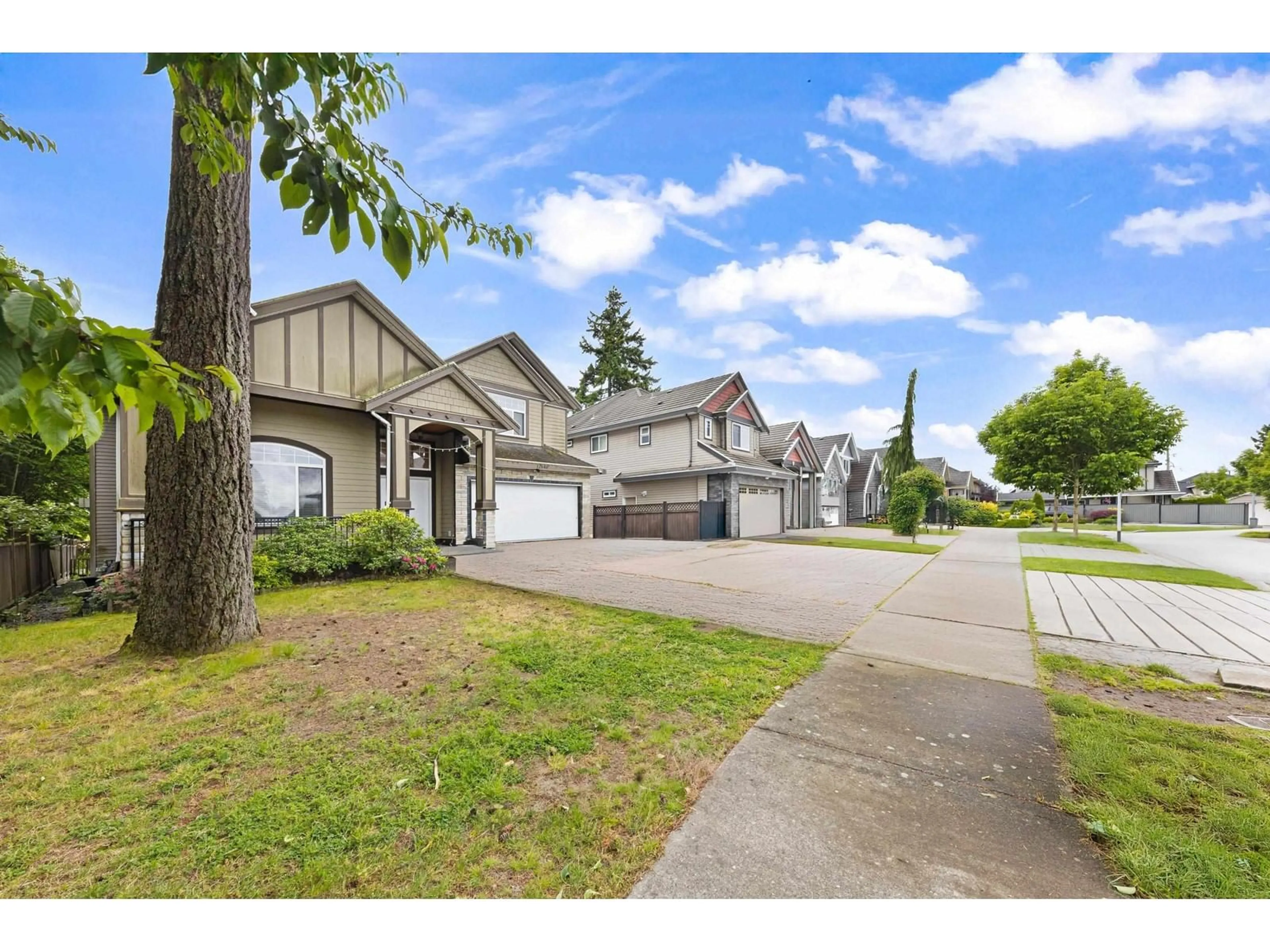A pic from outside/outdoor area/front of a property/back of a property/a pic from drone, street for 12646 60A, Surrey British Columbia V3X0A7