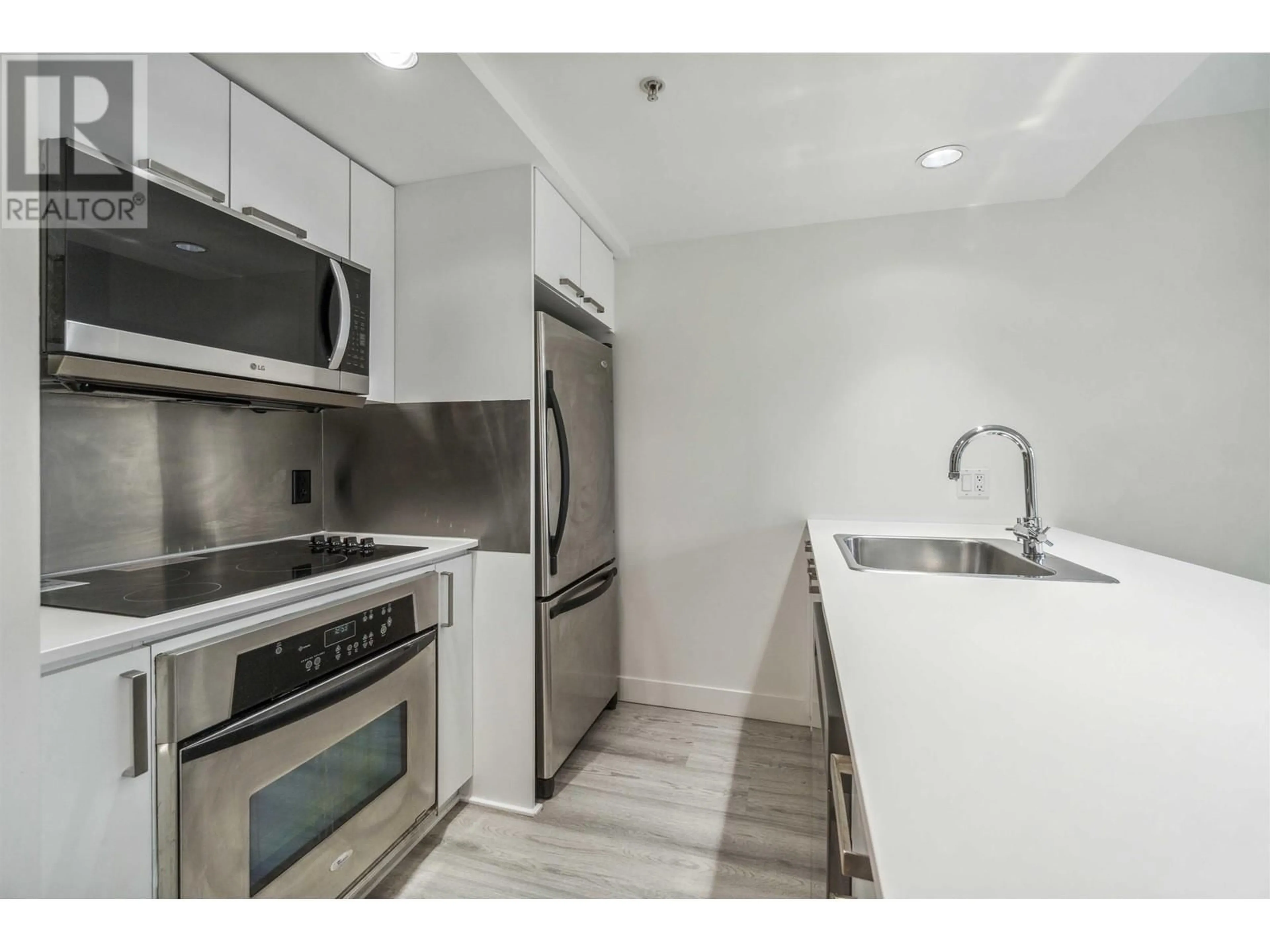 Standard kitchen, unknown for 1006 - 1255 SEYMOUR STREET, Vancouver British Columbia V6B0H1