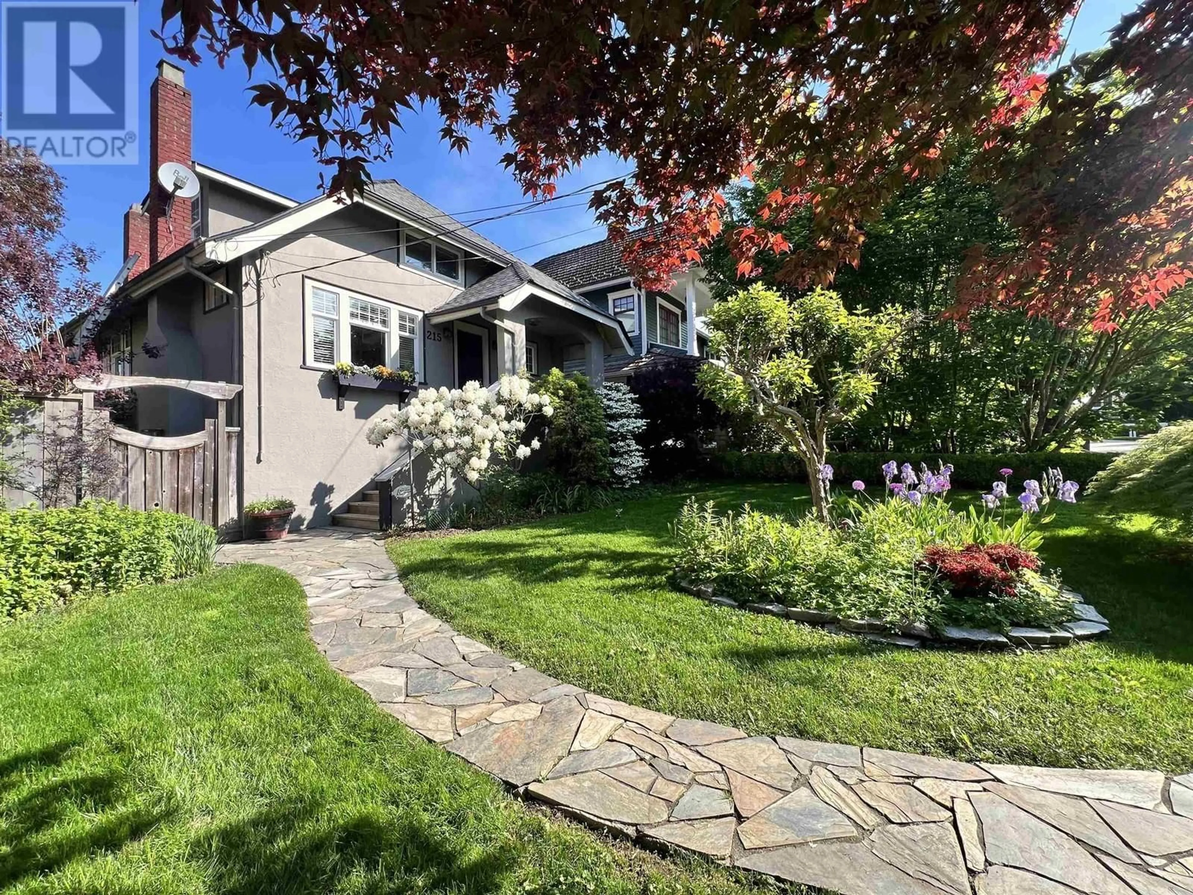 Unknown for 215 3RD AVENUE, New Westminster British Columbia V3L1L9