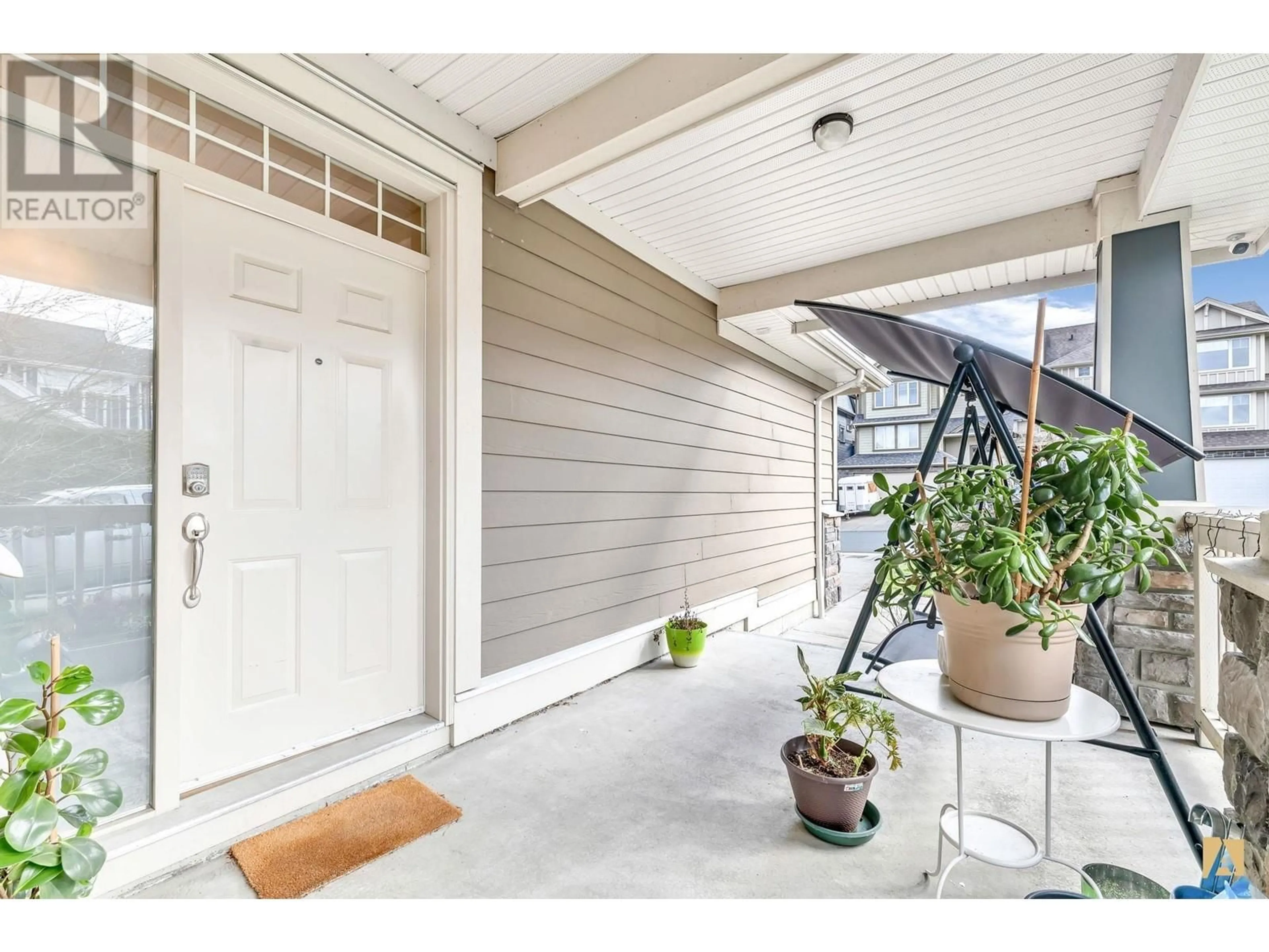 Indoor entryway for 10131 241A STREET, Maple Ridge British Columbia V2W0E6