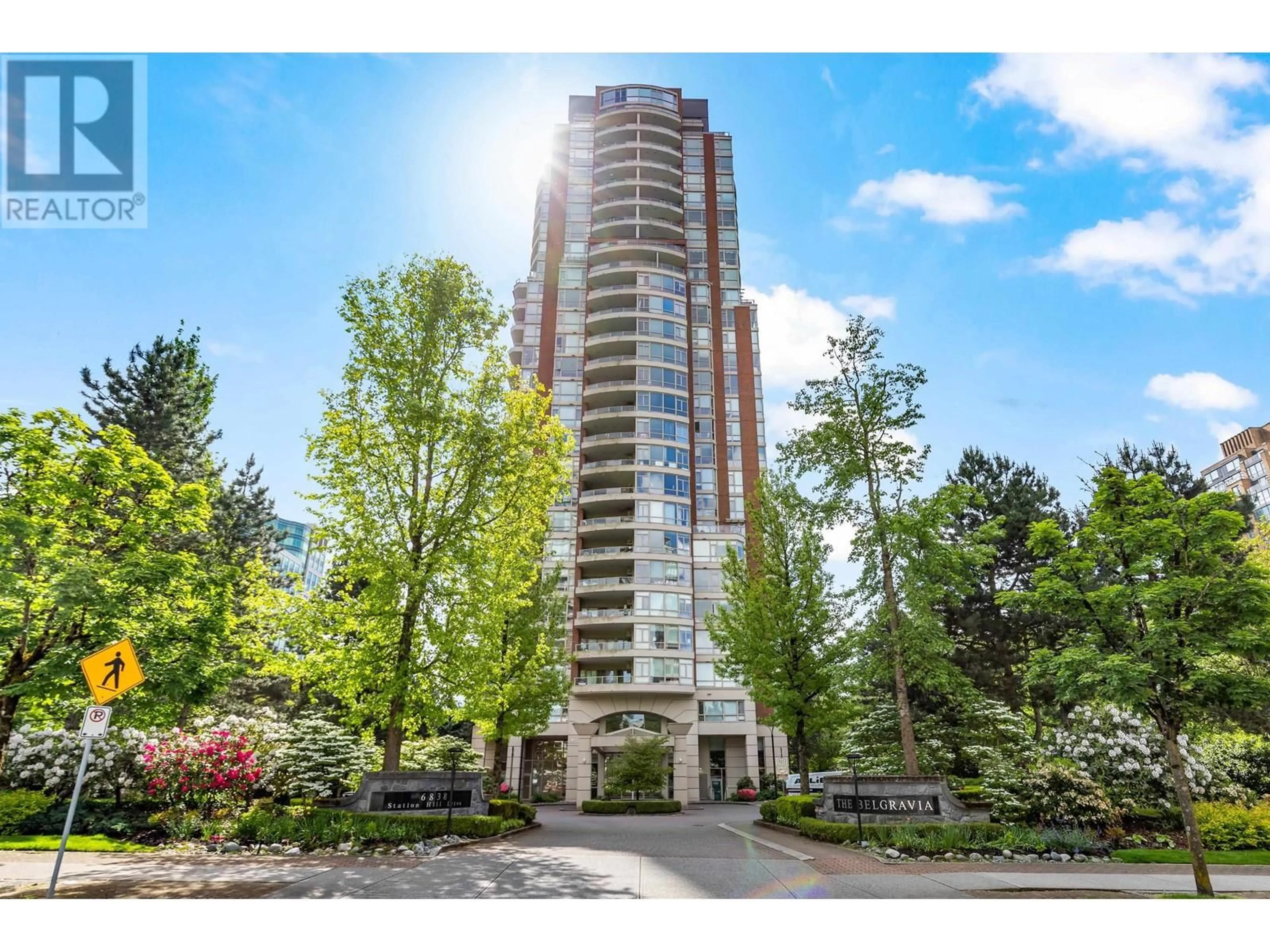 Indoor foyer for 907 - 6838 STATION HILL DRIVE, Burnaby British Columbia V3N5A4