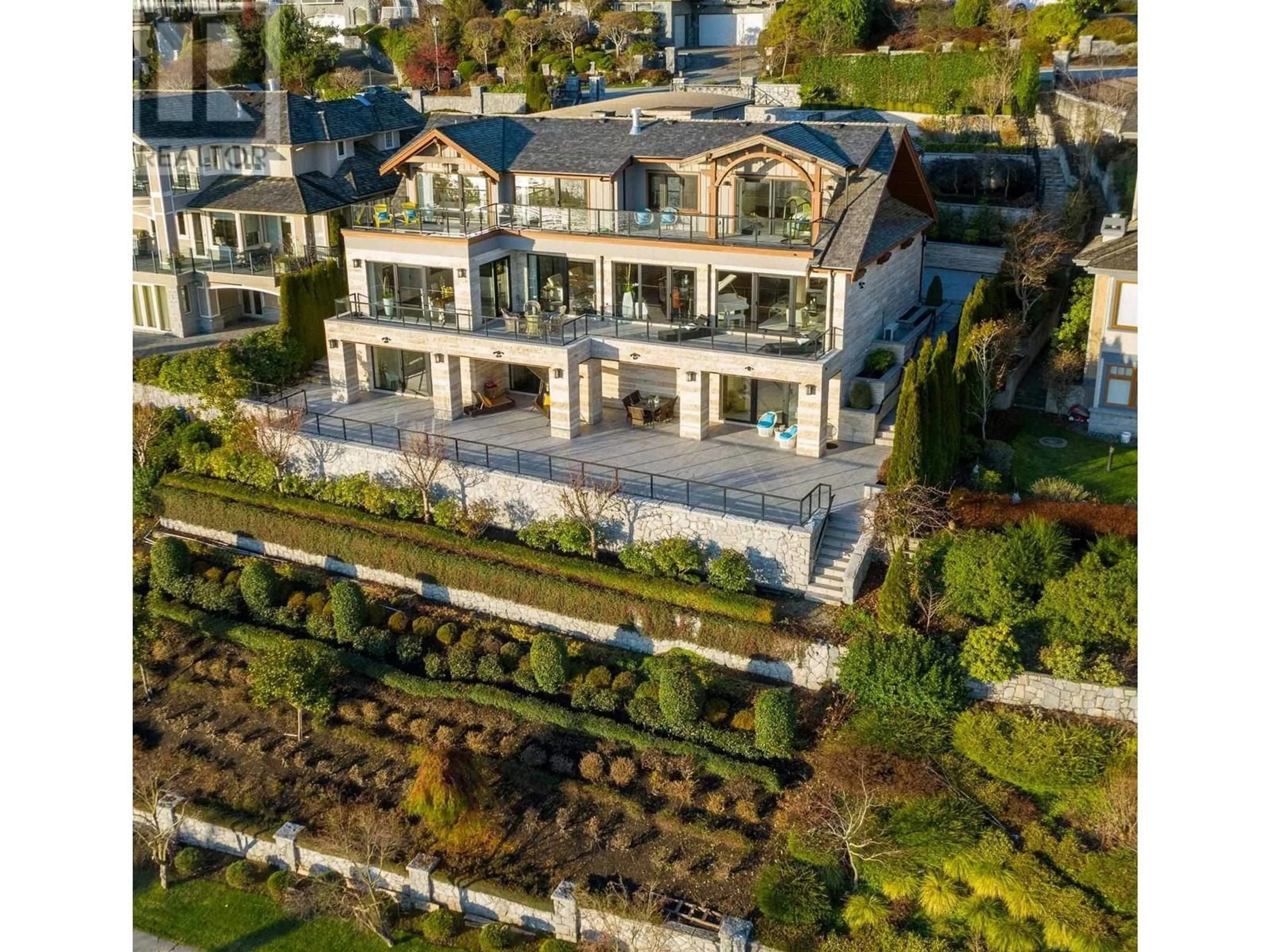 A pic from outside/outdoor area/front of a property/back of a property/a pic from drone, unknown for 2426 HALSTON COURT, West Vancouver British Columbia V7S3K3