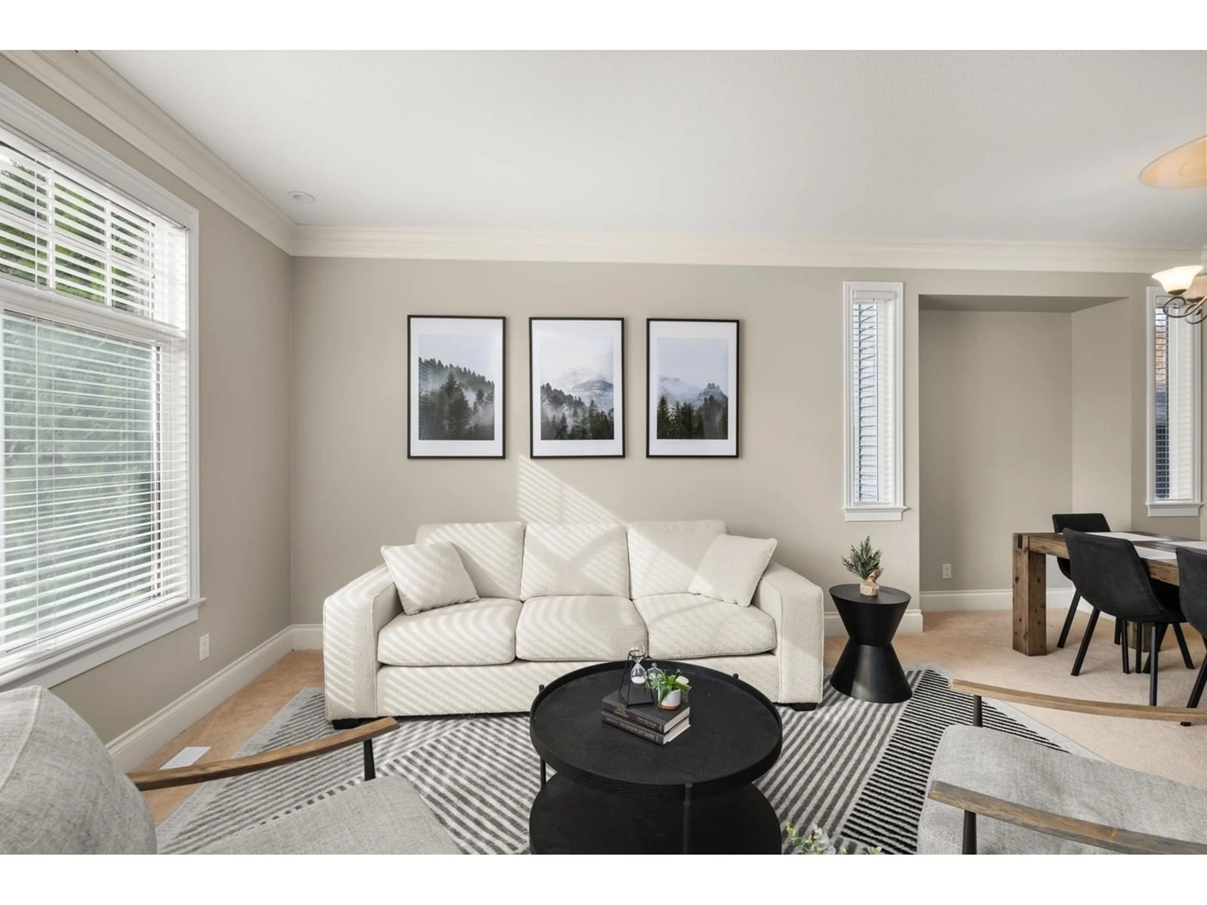 Living room with furniture, unknown for 35361 KINLOCH, Abbotsford British Columbia V3G3A8