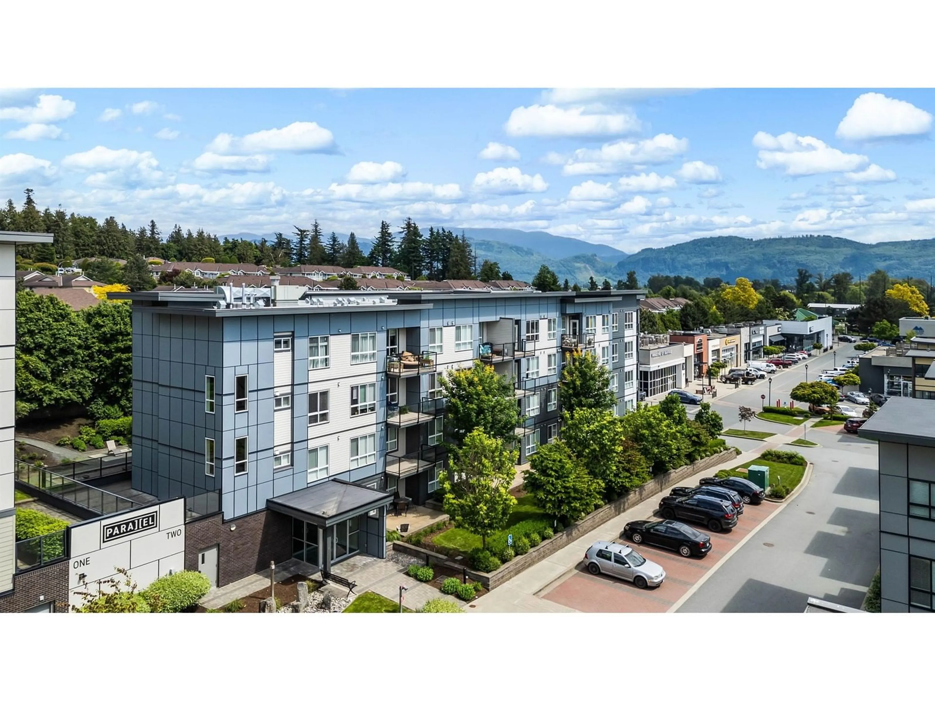 A pic from outside/outdoor area/front of a property/back of a property/a pic from drone, mountain view for 308 - 1948 NORTH PARALLEL, Abbotsford British Columbia V3G0H2