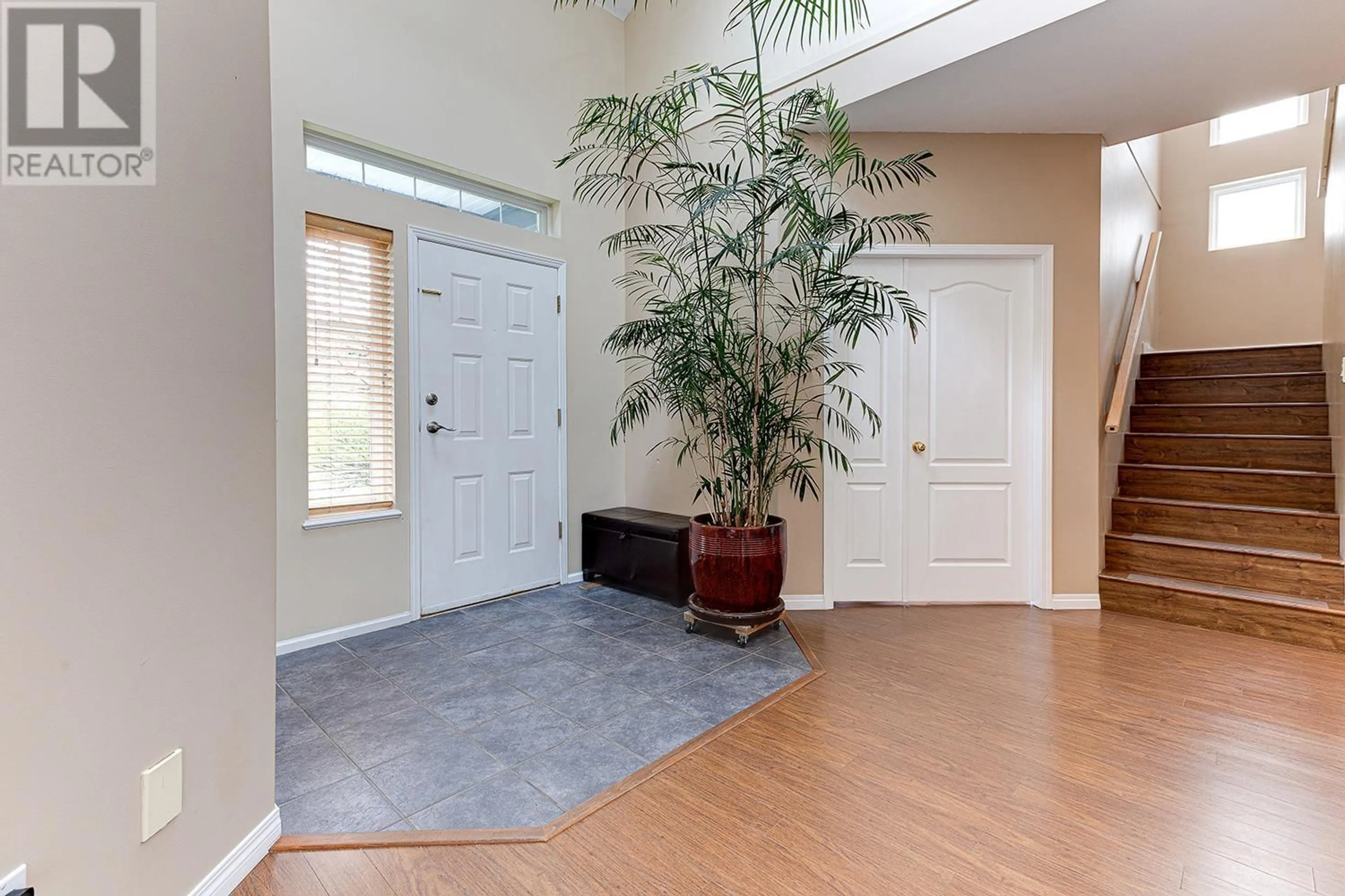 Indoor entryway for 1077 RIVERSIDE DRIVE, Port Coquitlam British Columbia V3B8A7