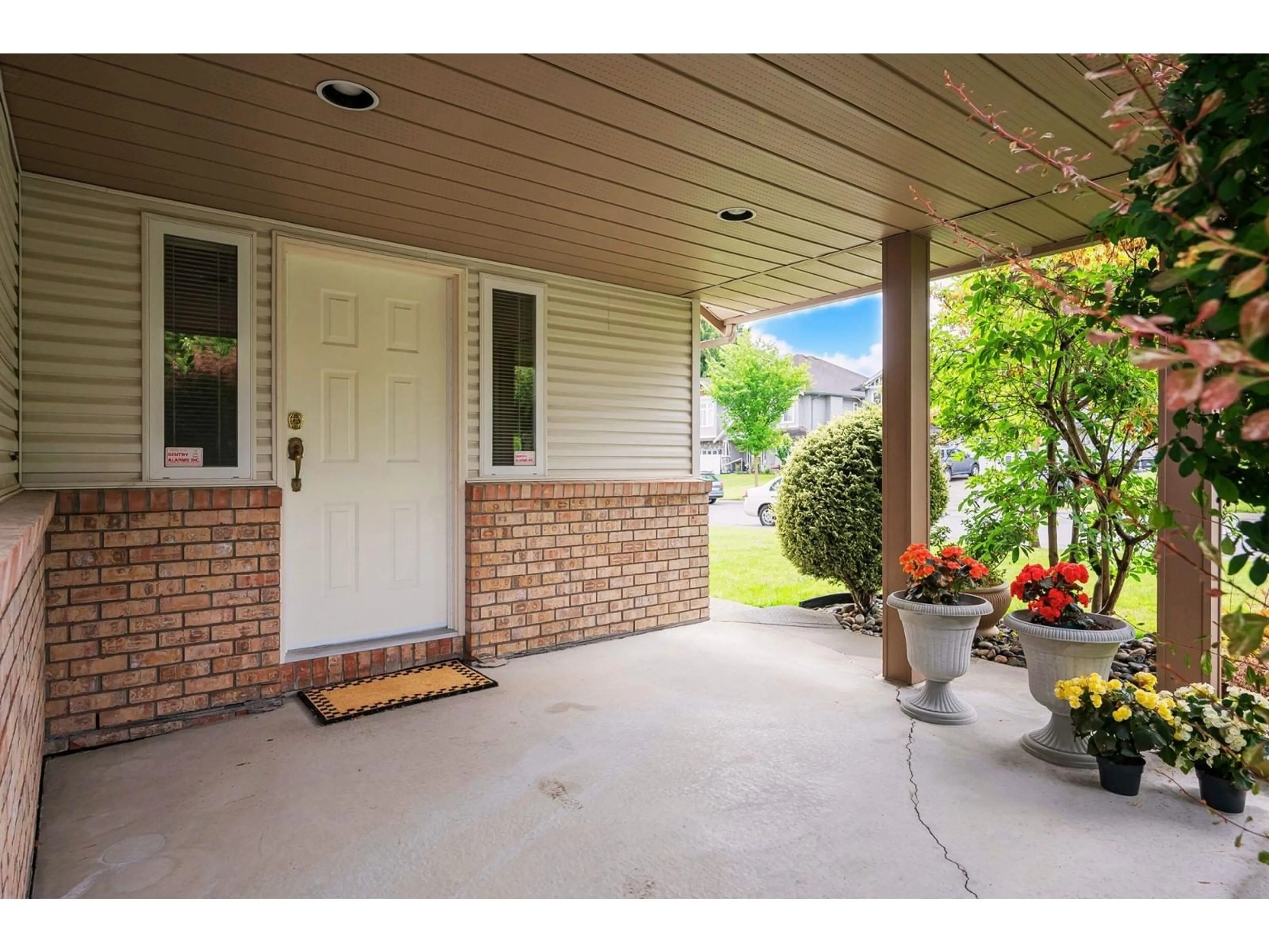 Indoor entryway for 2712 269, Langley British Columbia V4W3E6