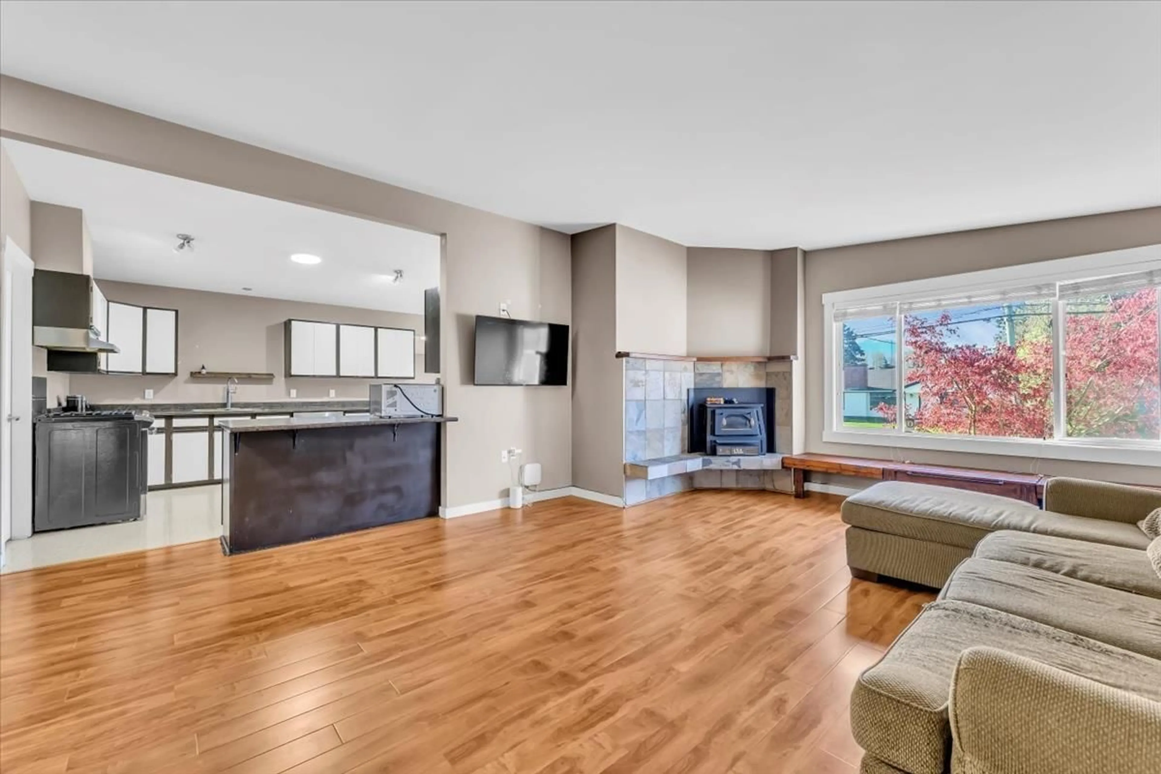 Open concept kitchen, unknown for 45295 BERNARD AVENUE, Chilliwack British Columbia V2P1H3
