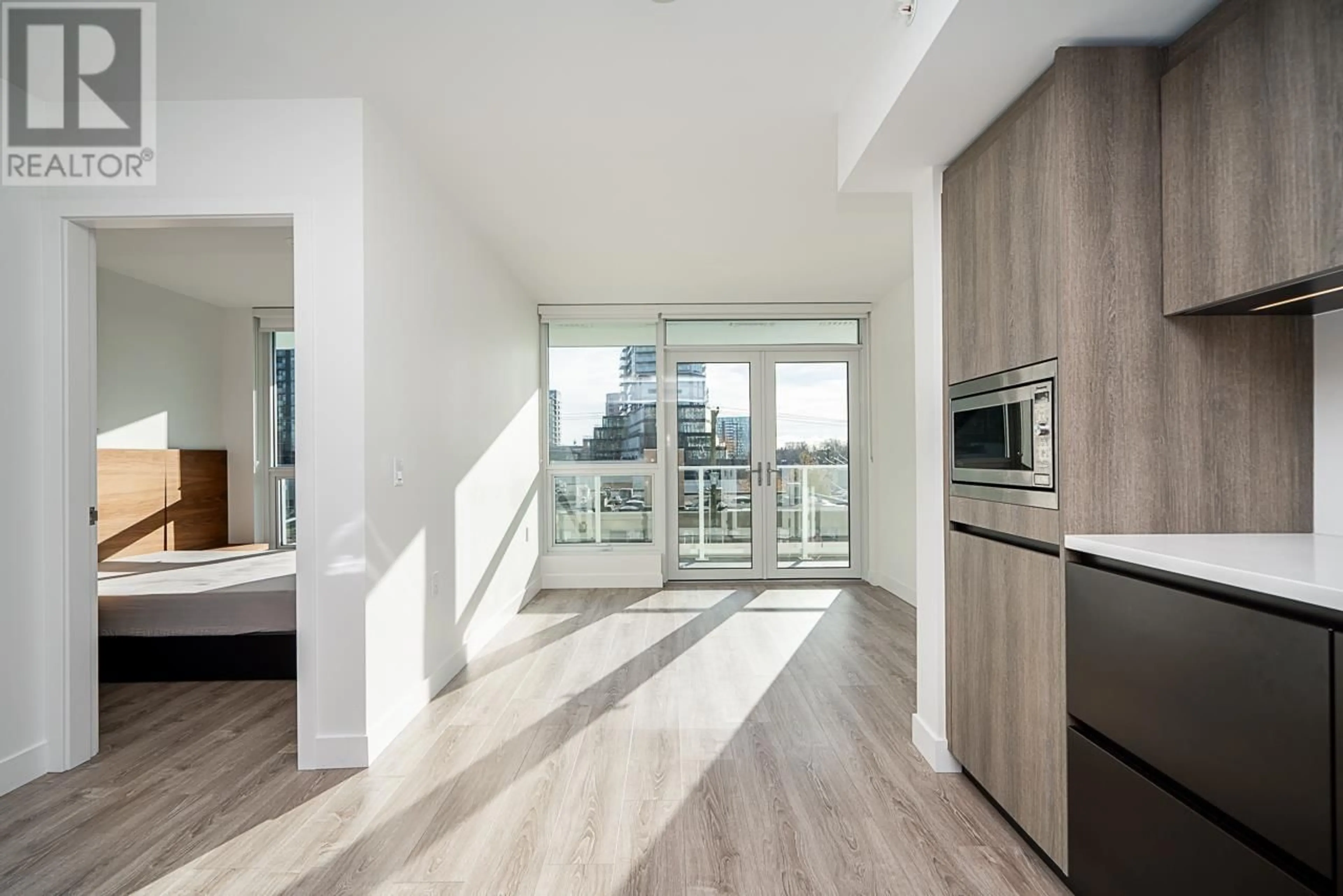Open concept kitchen, wood/laminate floor for 432 - 8133 COOK ROAD, Richmond British Columbia V6Y0L7