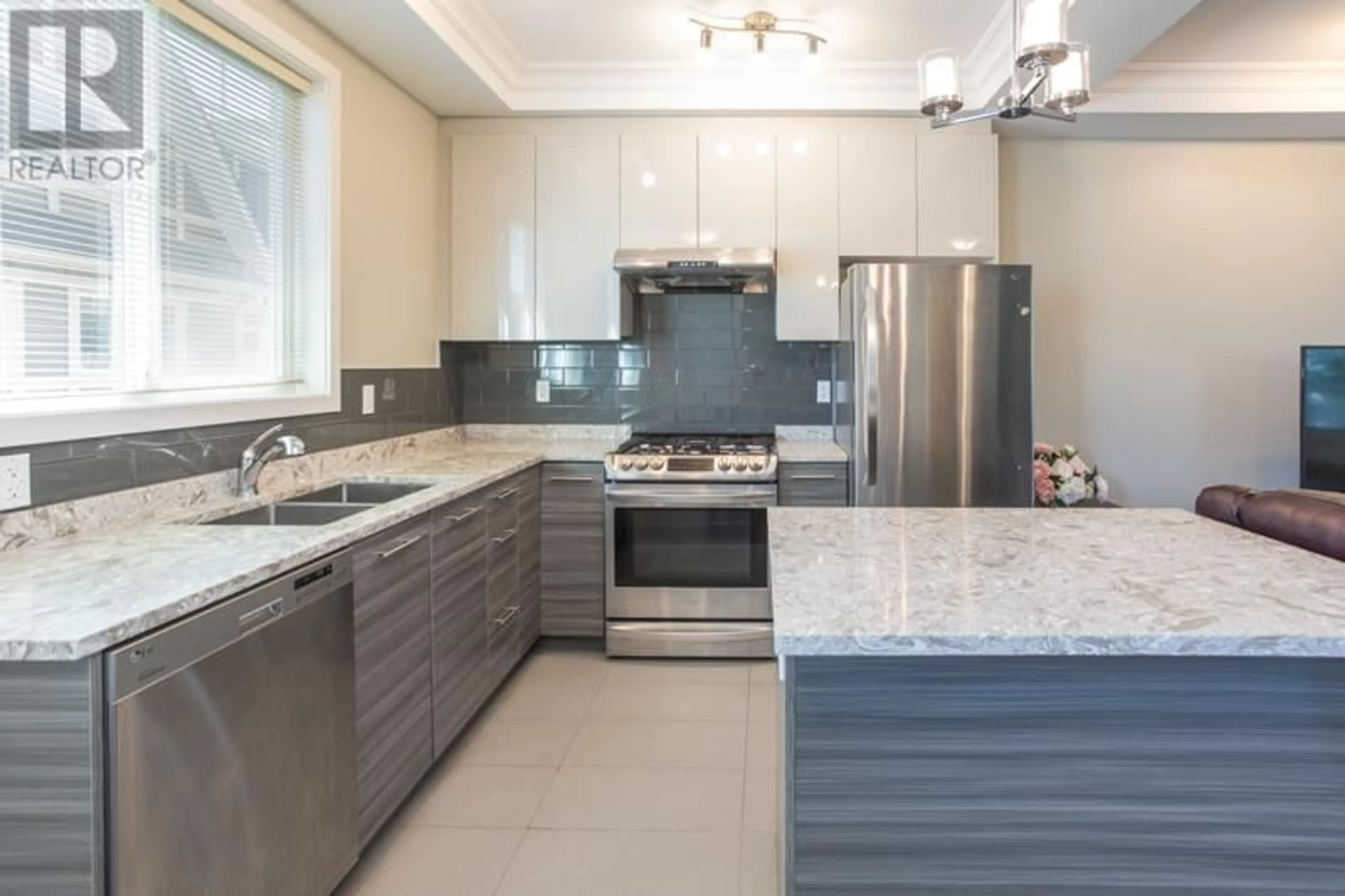 Contemporary kitchen, ceramic/tile floor for 1 - 9000 GENERAL CURRIE ROAD, Richmond British Columbia V6Y1M4