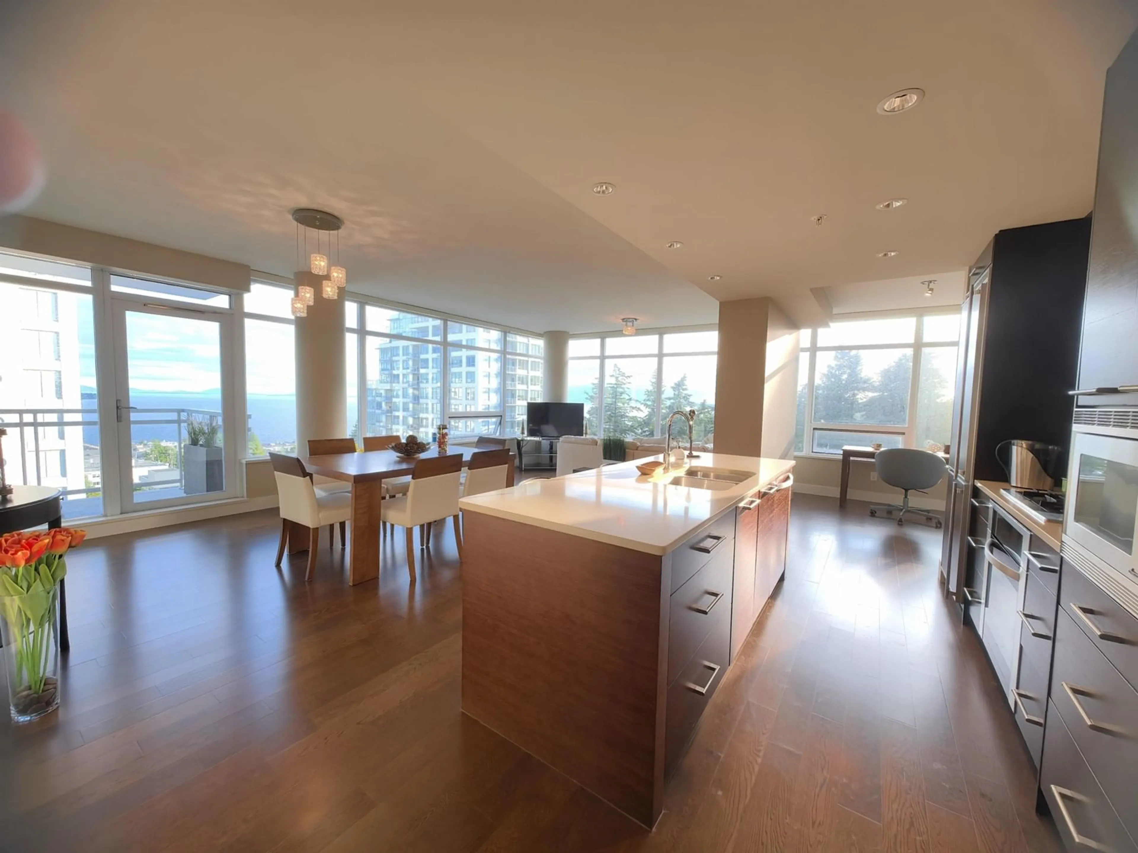 Open concept kitchen, unknown for 902 - 1473 JOHNSTON, White Rock British Columbia V4B0A2