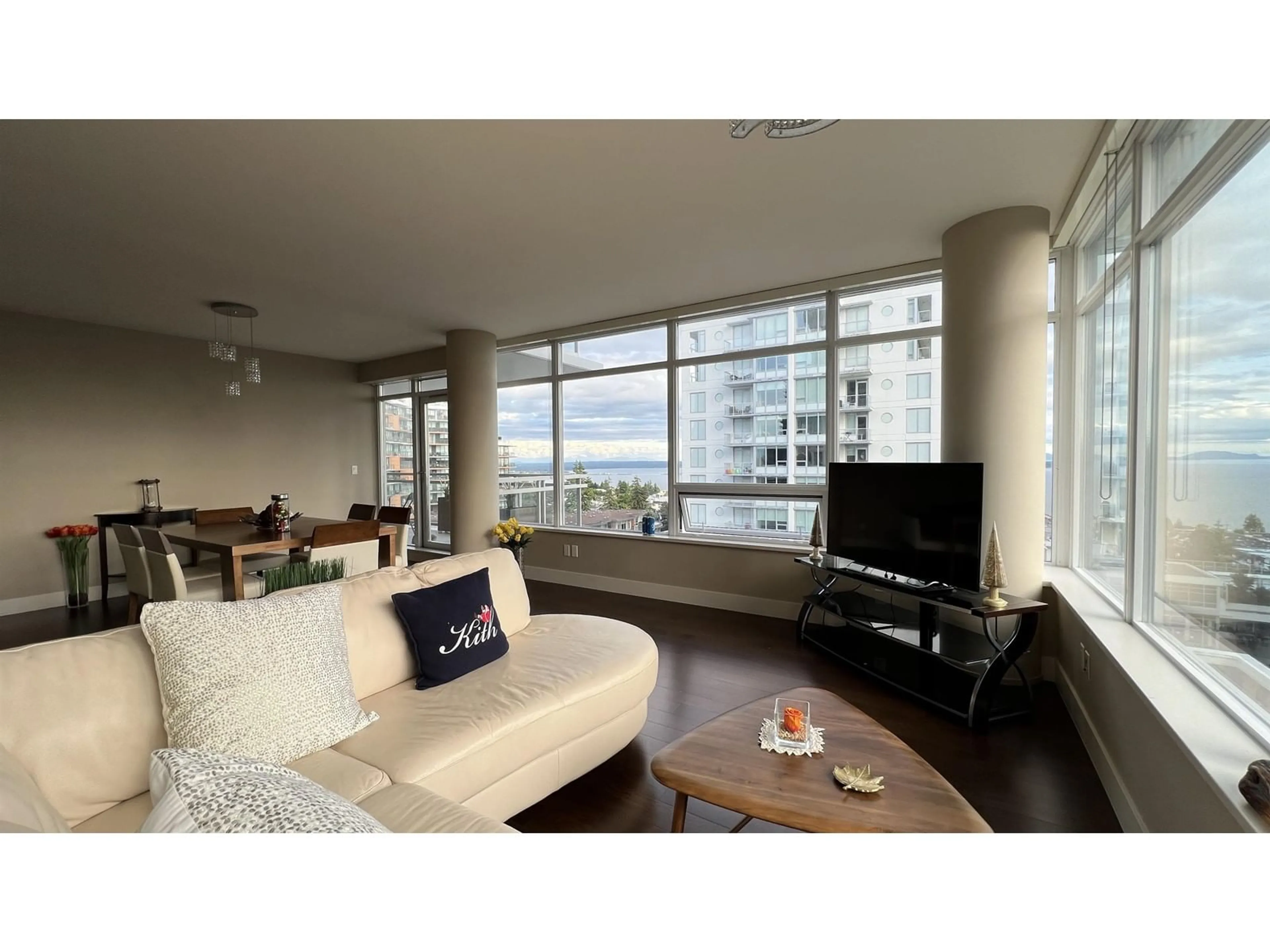 Living room with furniture, unknown for 902 - 1473 JOHNSTON, White Rock British Columbia V4B0A2