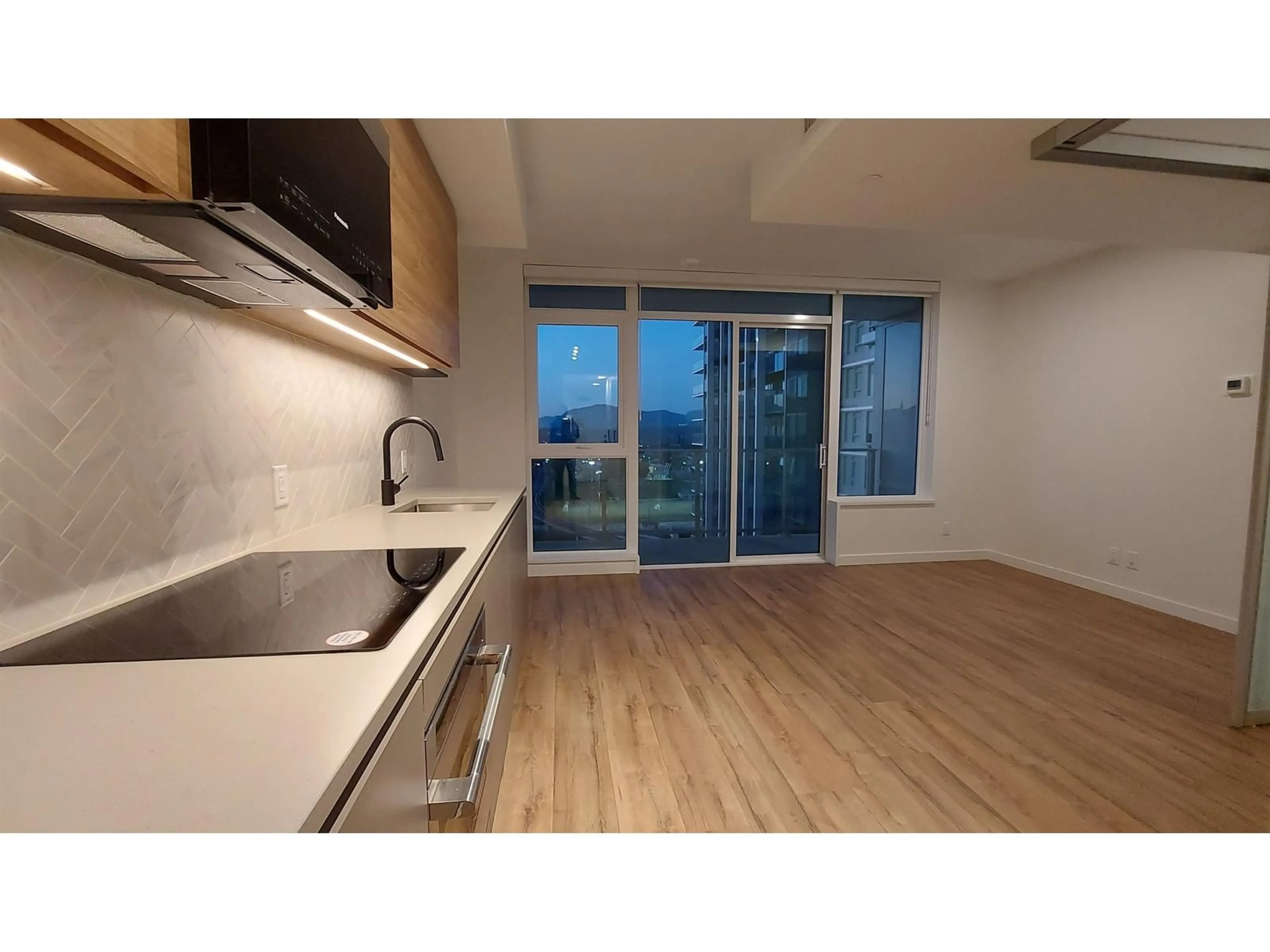 Unknown for 1503 - 10448 UNIVERSITY, Surrey British Columbia V3T0S7