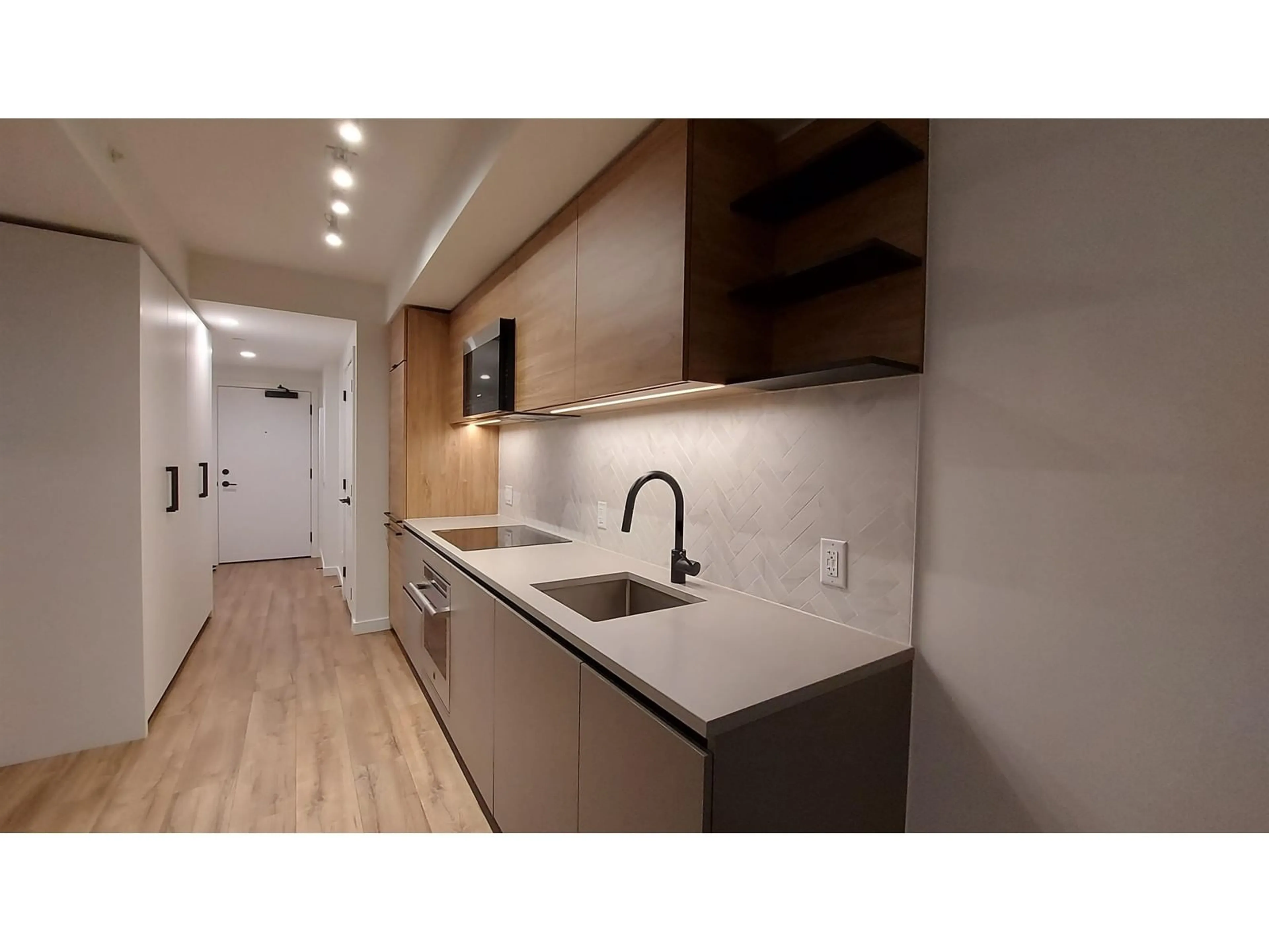 Standard kitchen, unknown for 1503 - 10448 UNIVERSITY, Surrey British Columbia V3T0S7