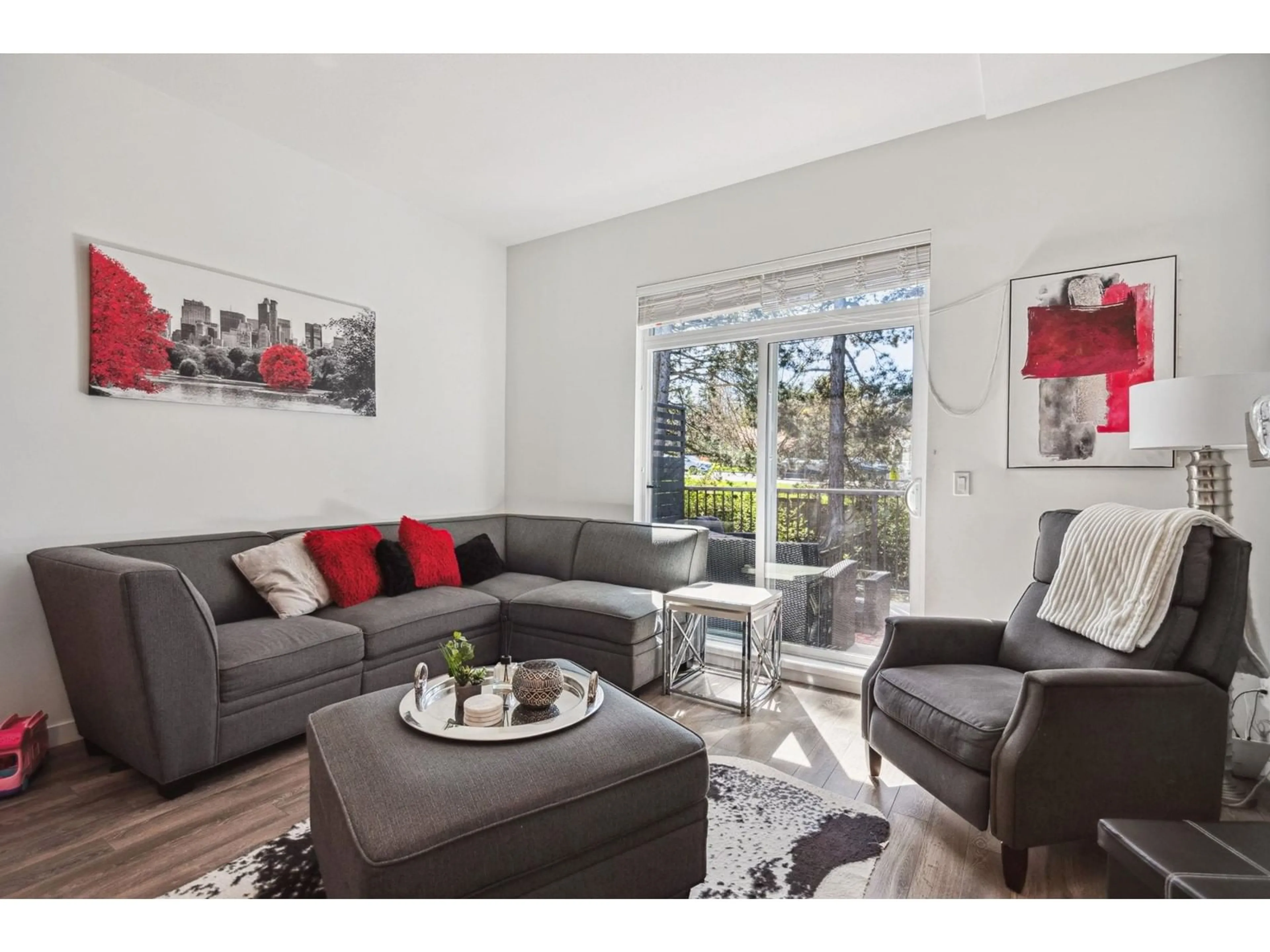 Living room with furniture, unknown for 115 - 15268 28, Surrey British Columbia V4P0E8