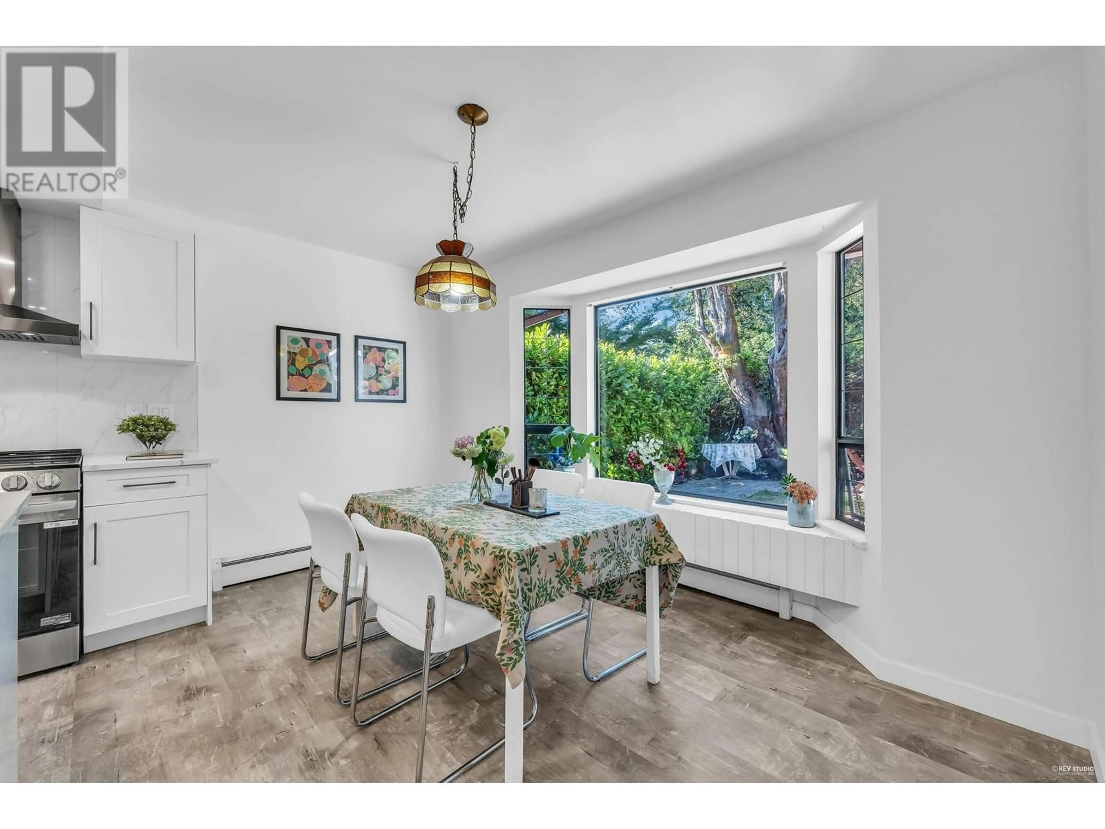 Dining room, ceramic/tile floor for 1040 JEFFERSON AVENUE, West Vancouver British Columbia V7T2A5