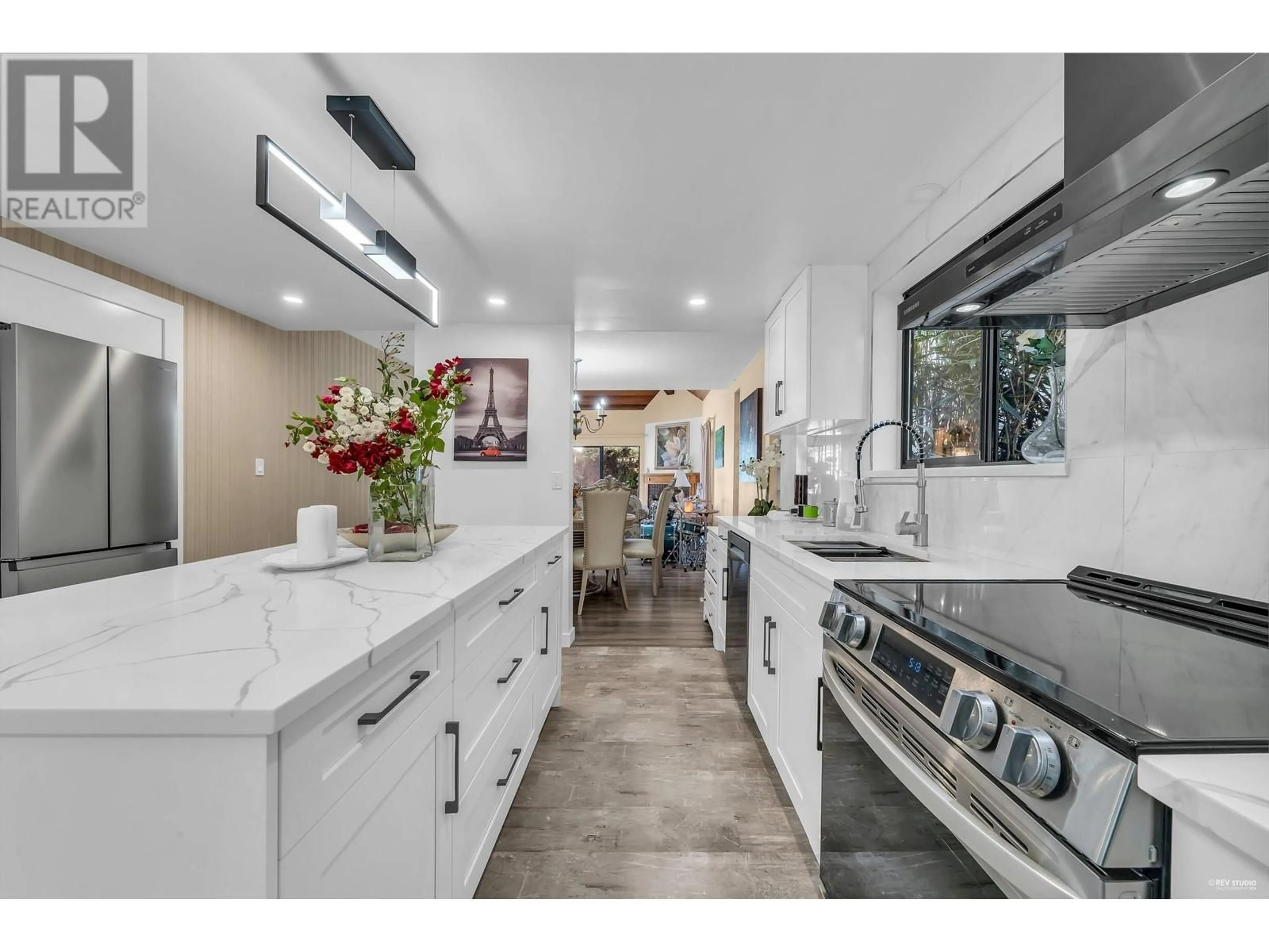 Open concept kitchen, ceramic/tile floor for 1040 JEFFERSON AVENUE, West Vancouver British Columbia V7T2A5