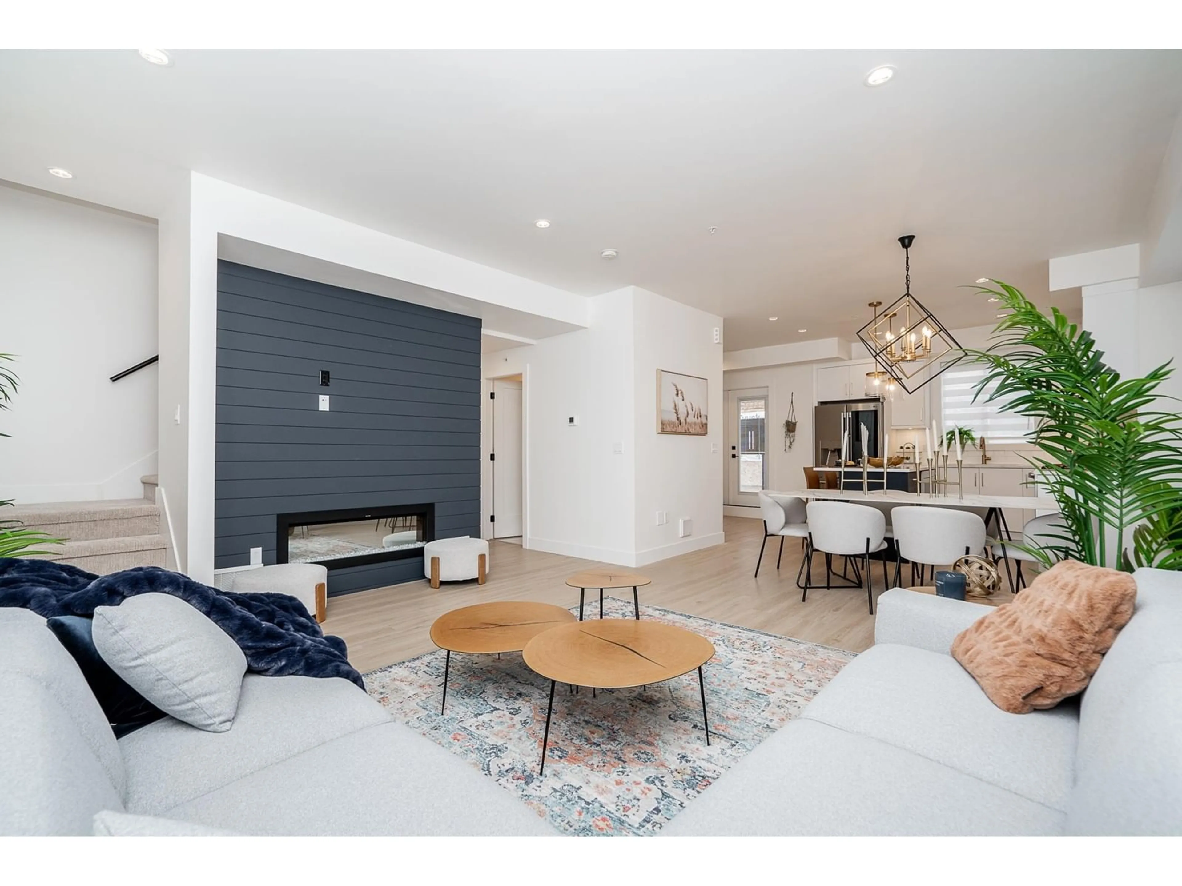 Living room with furniture, unknown for 8 - 20463 70, Langley British Columbia V2Y1S9