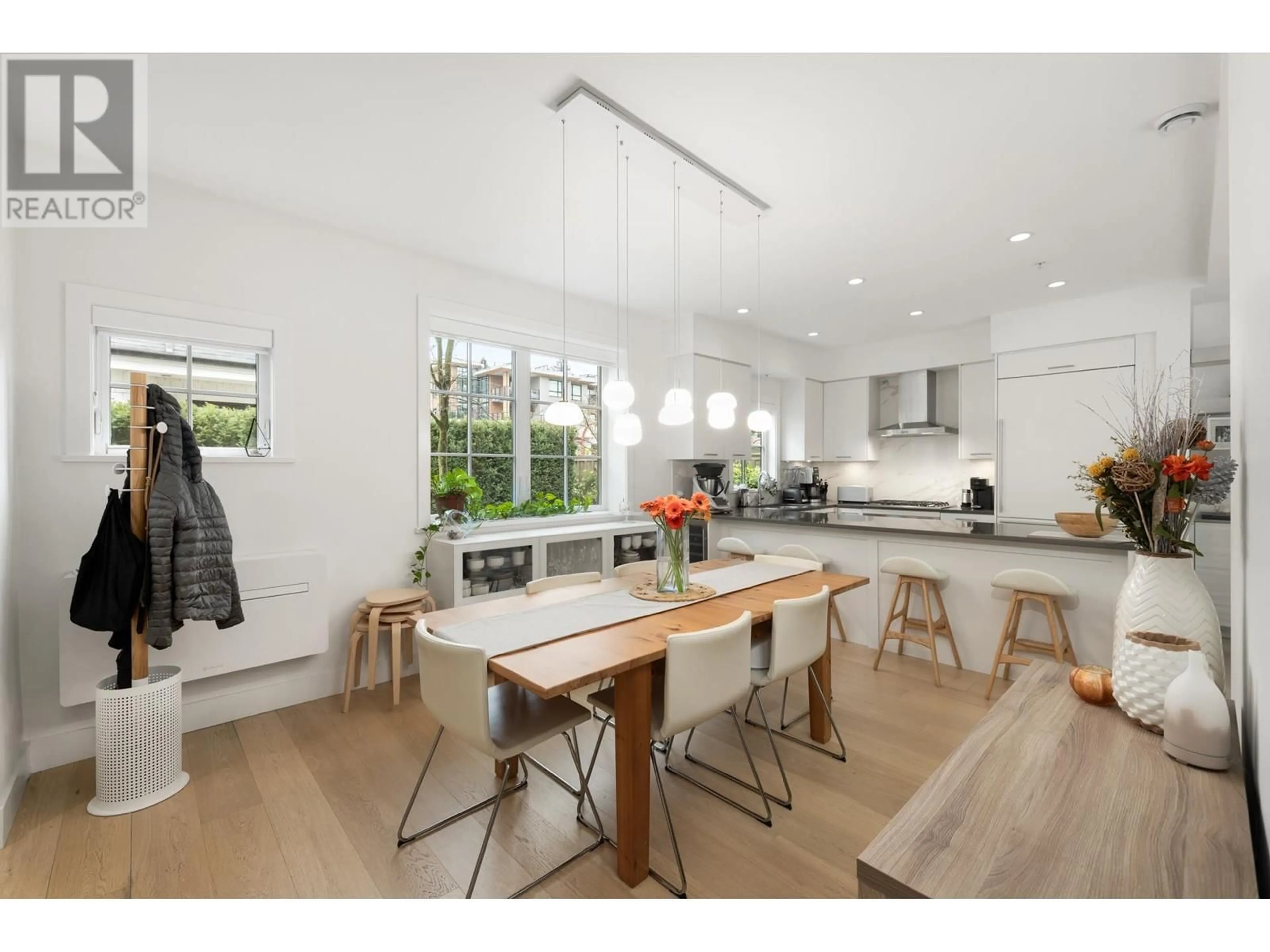 Open concept kitchen, wood/laminate floor for 15 - 1133 RIDGEWOOD DRIVE, North Vancouver British Columbia V7R0A5
