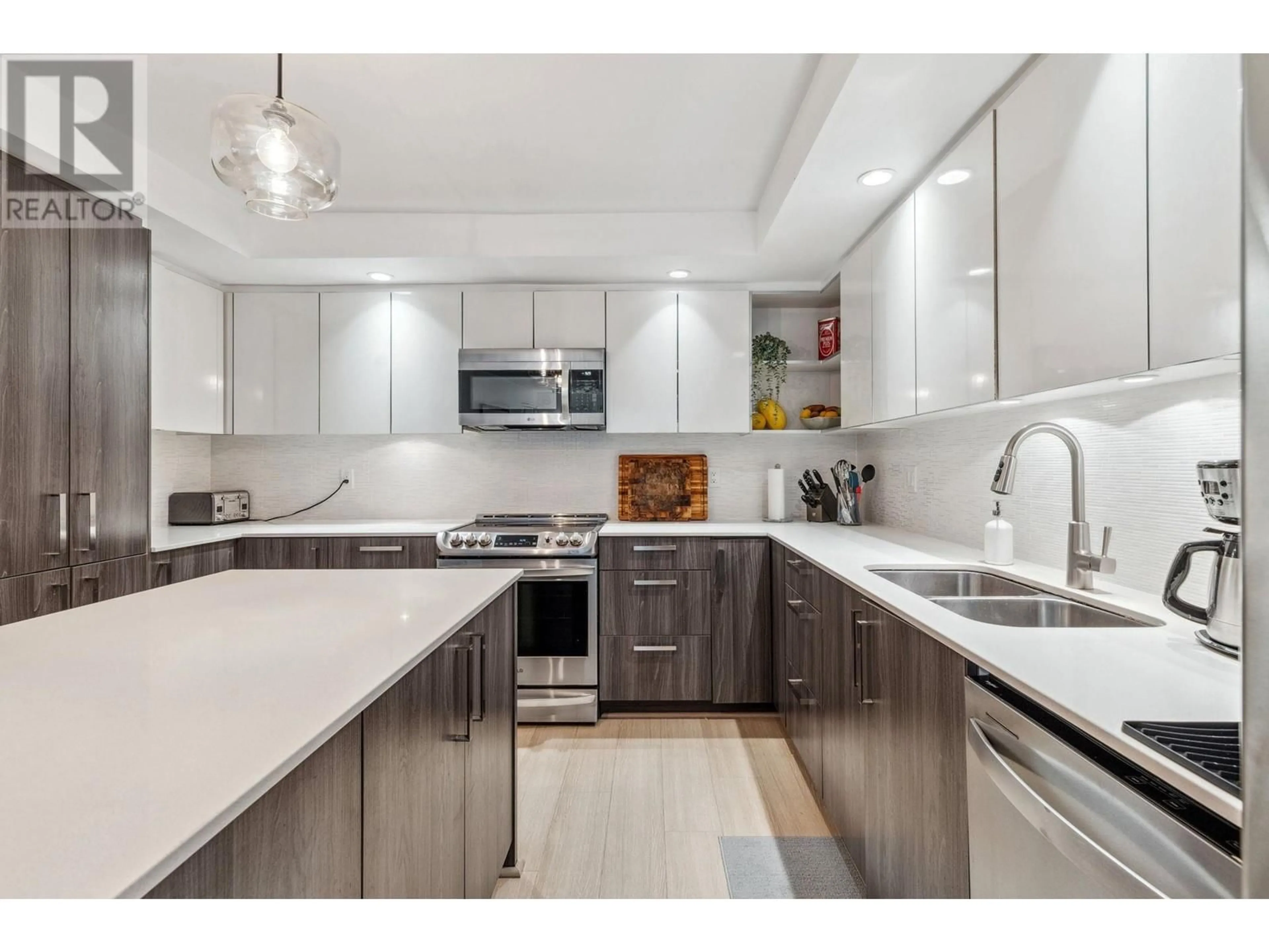 Open concept kitchen, unknown for 501 - 160 SHORELINE CIRCLE, Port Moody British Columbia V3H0B2