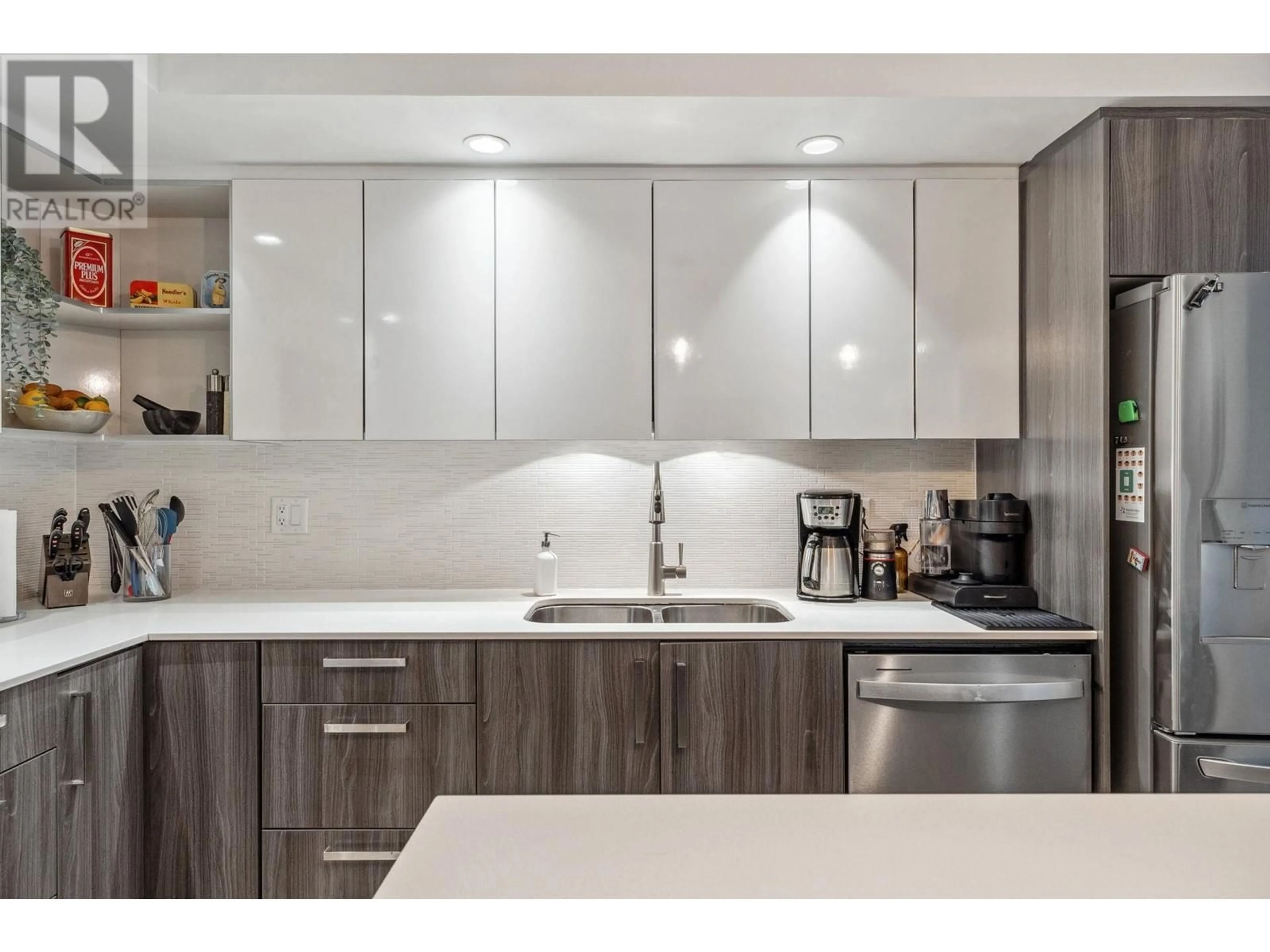 Standard kitchen, unknown for 501 - 160 SHORELINE CIRCLE, Port Moody British Columbia V3H0B2
