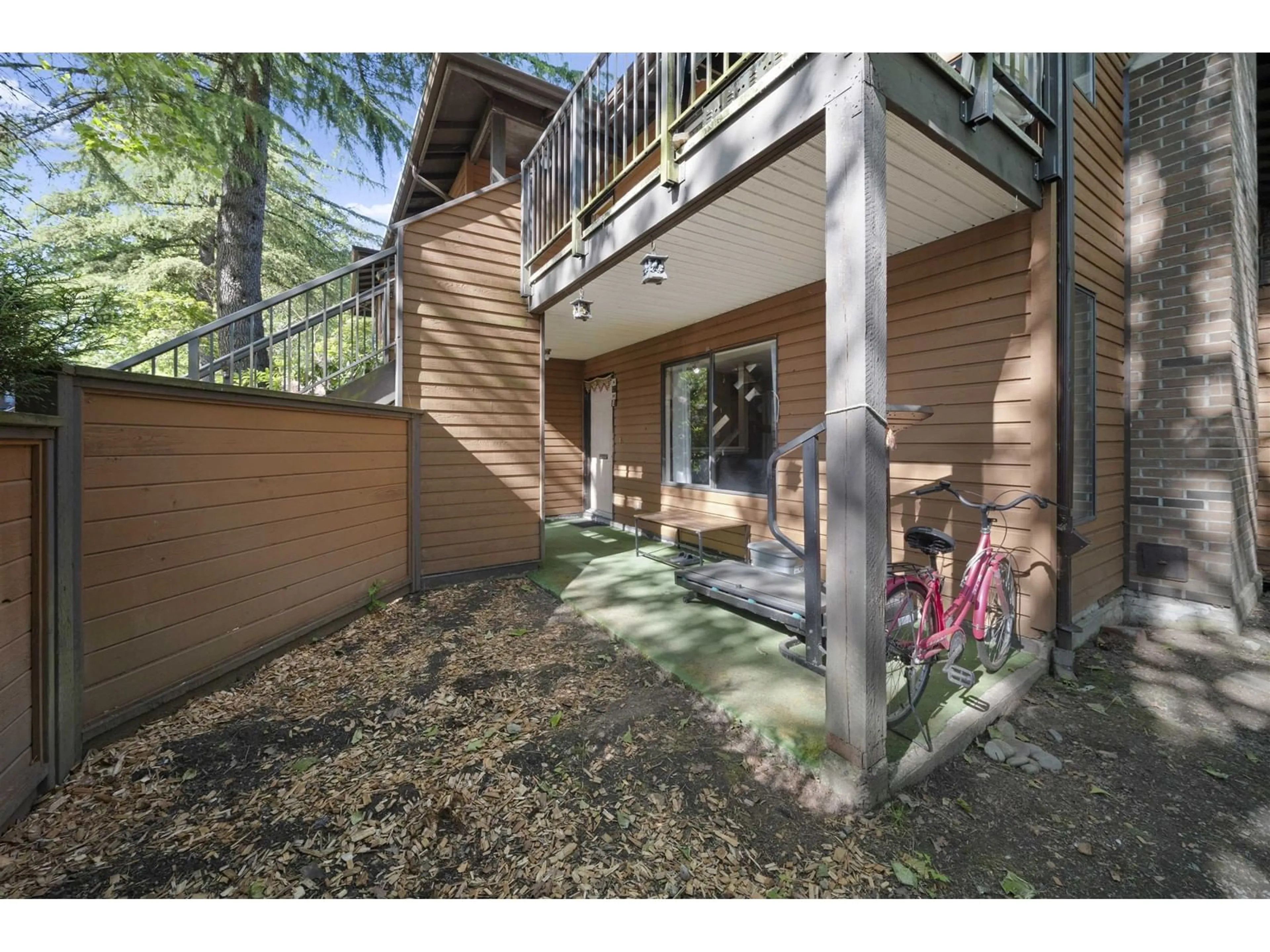 Patio, unknown for 916 - 10620 150, Surrey British Columbia V3R7S1