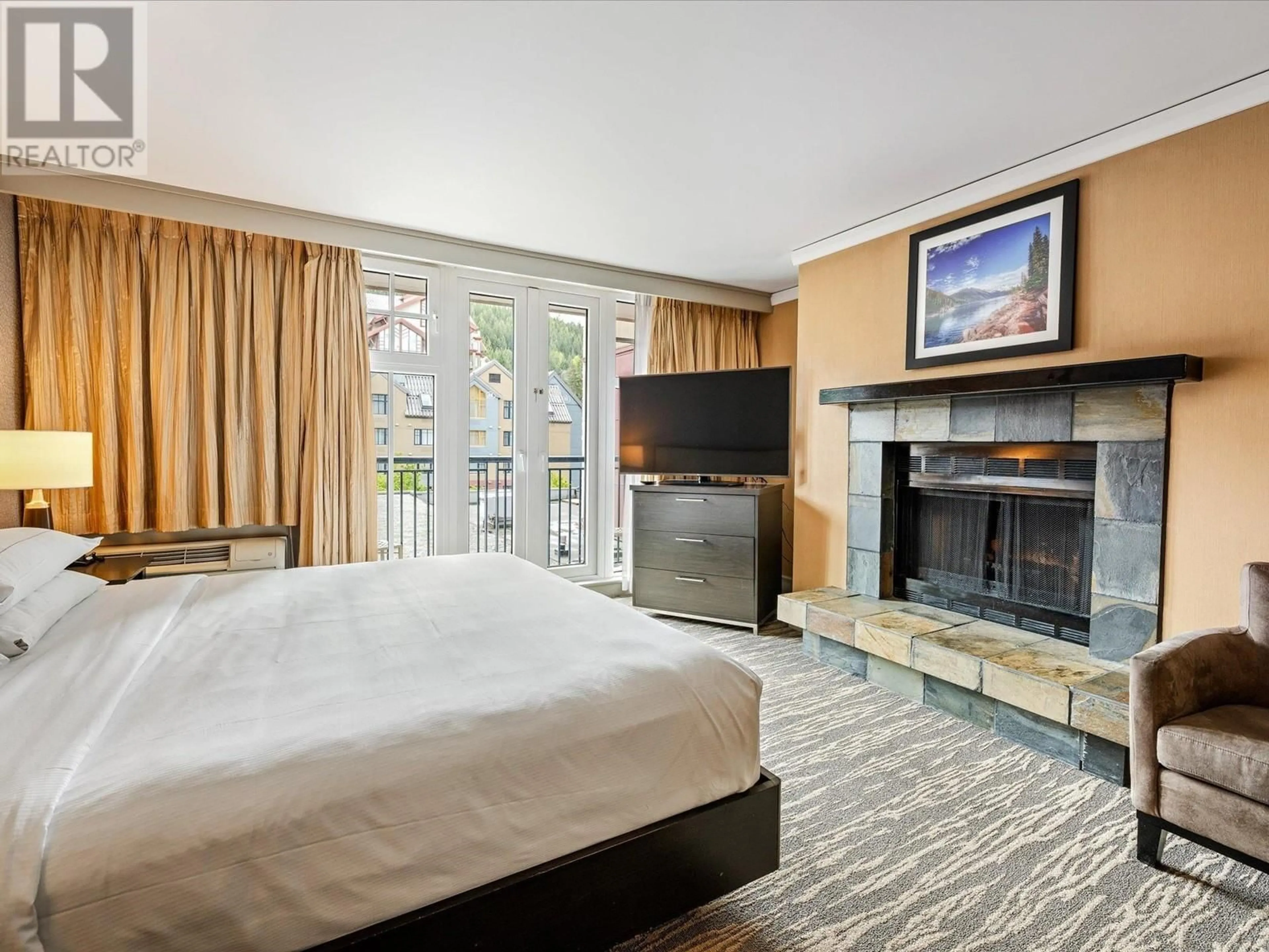 Bedroom with bed, unknown for 306 - 4050 WHISTLER WAY, Whistler British Columbia V8E1H9